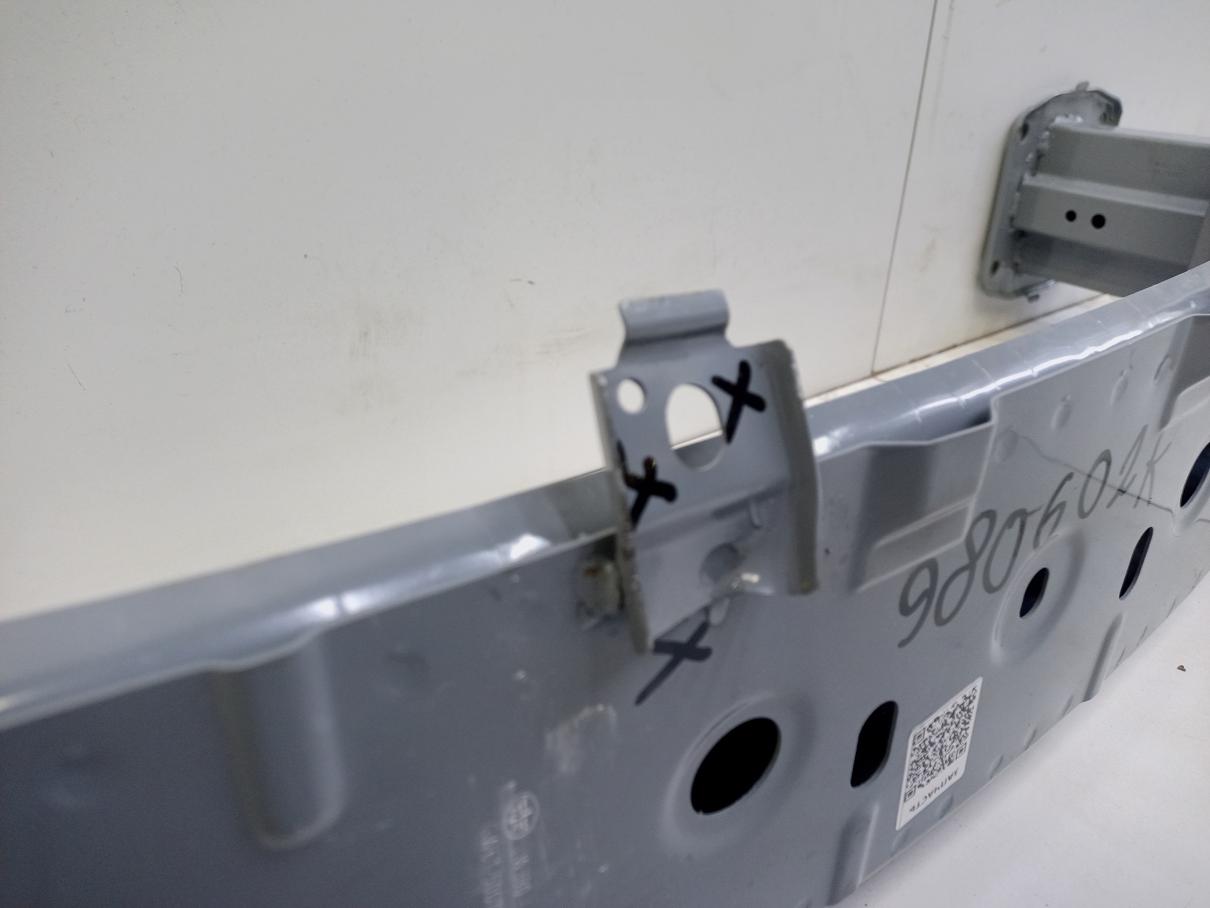 Усилитель переднего бампера Mazda CX-4 Restail