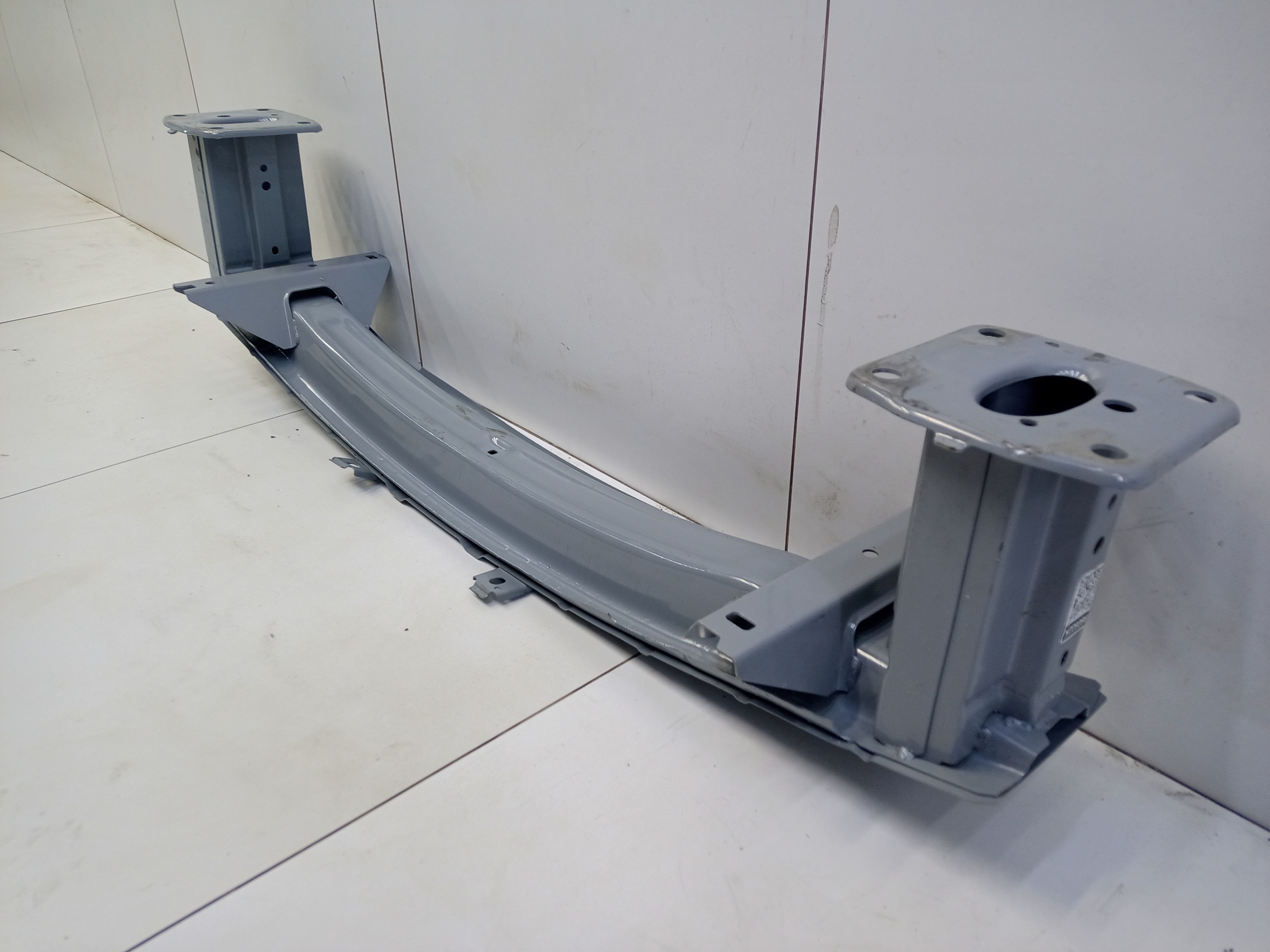 Усилитель переднего бампера Mazda CX-4 Restail