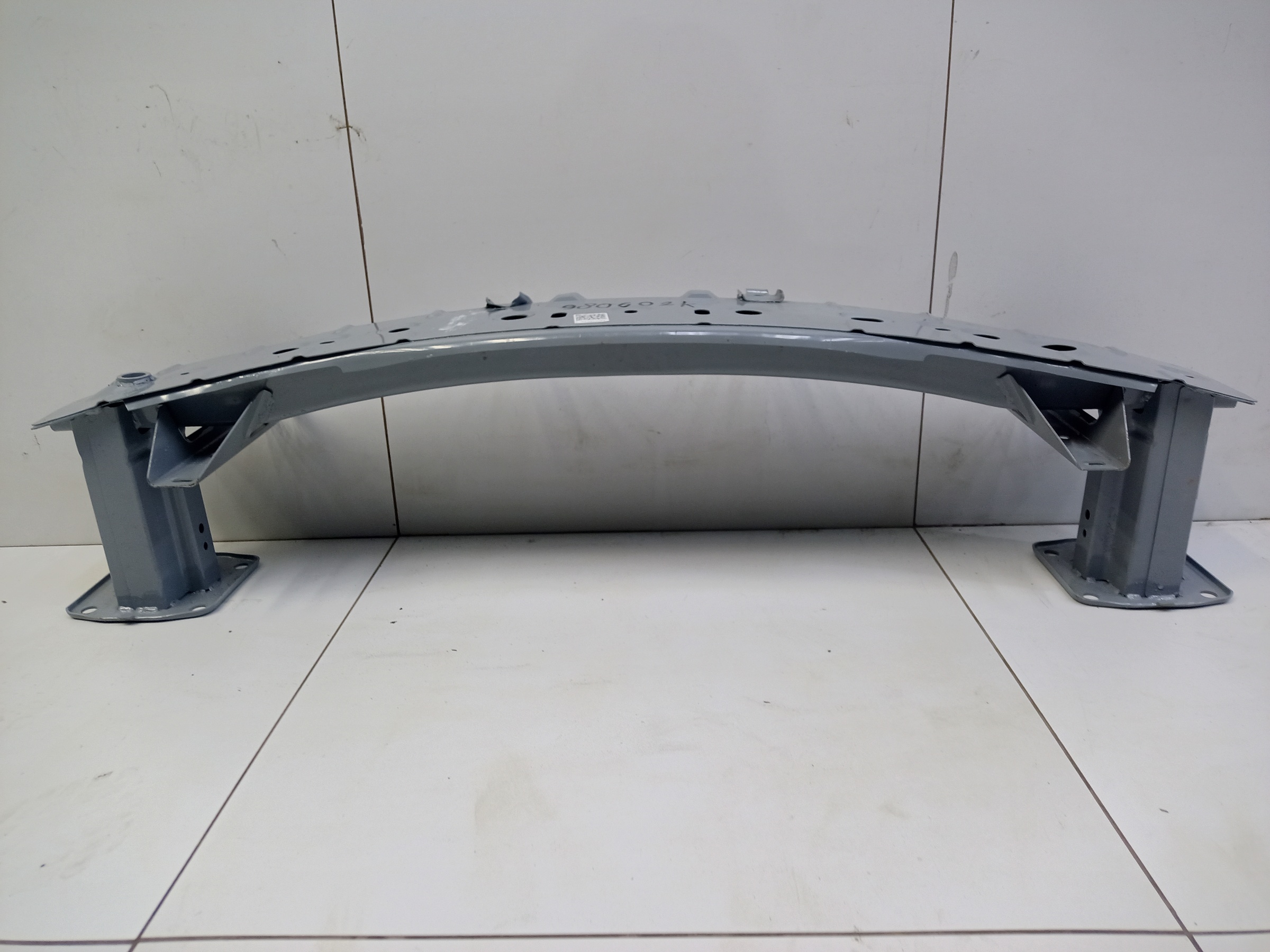 Усилитель переднего бампера Mazda CX-4 Restail