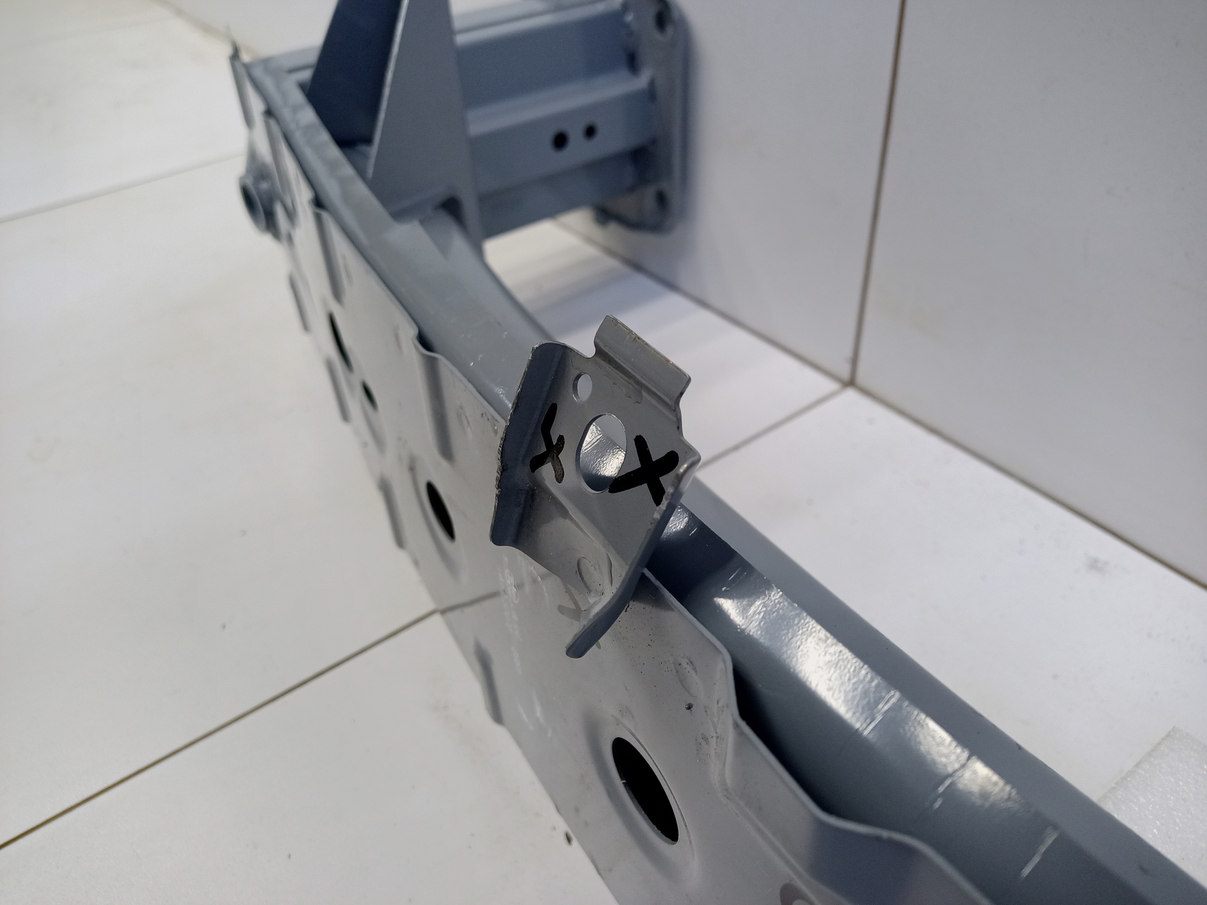 Усилитель переднего бампера Mazda CX-4 Restail