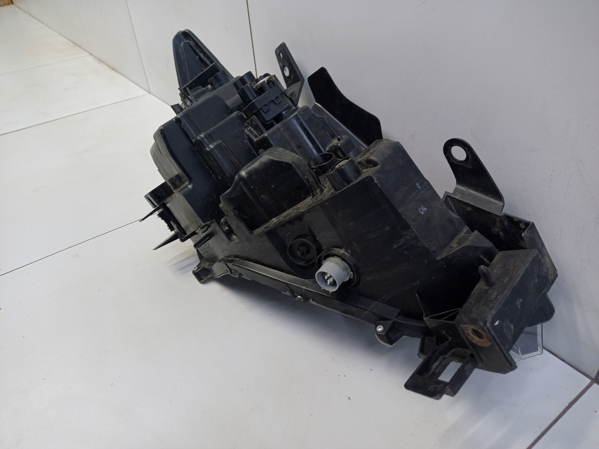 Фара передняя левая Mazda CX-5 2 LED