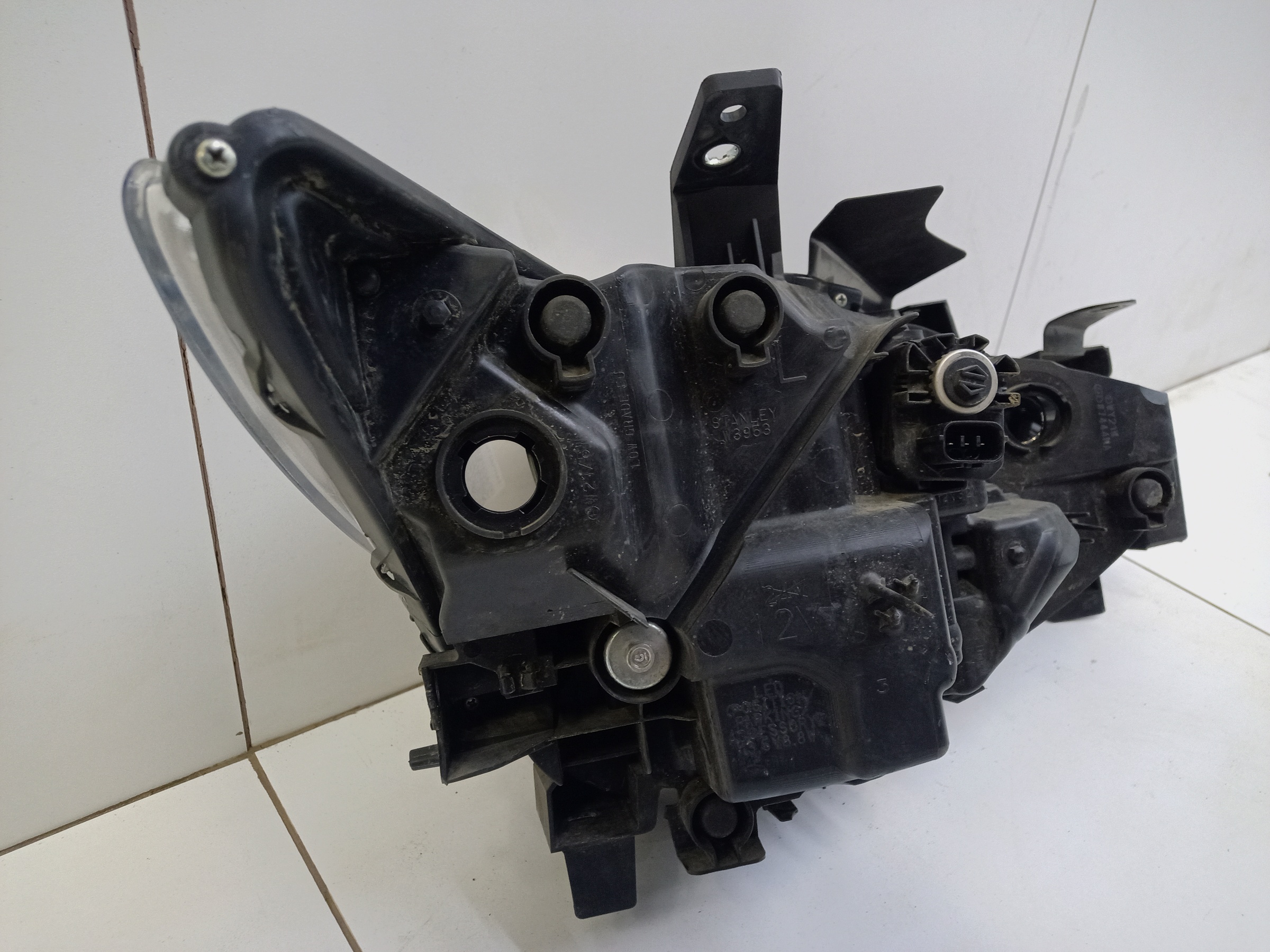 Фара передняя левая Mazda CX-5 2 LED