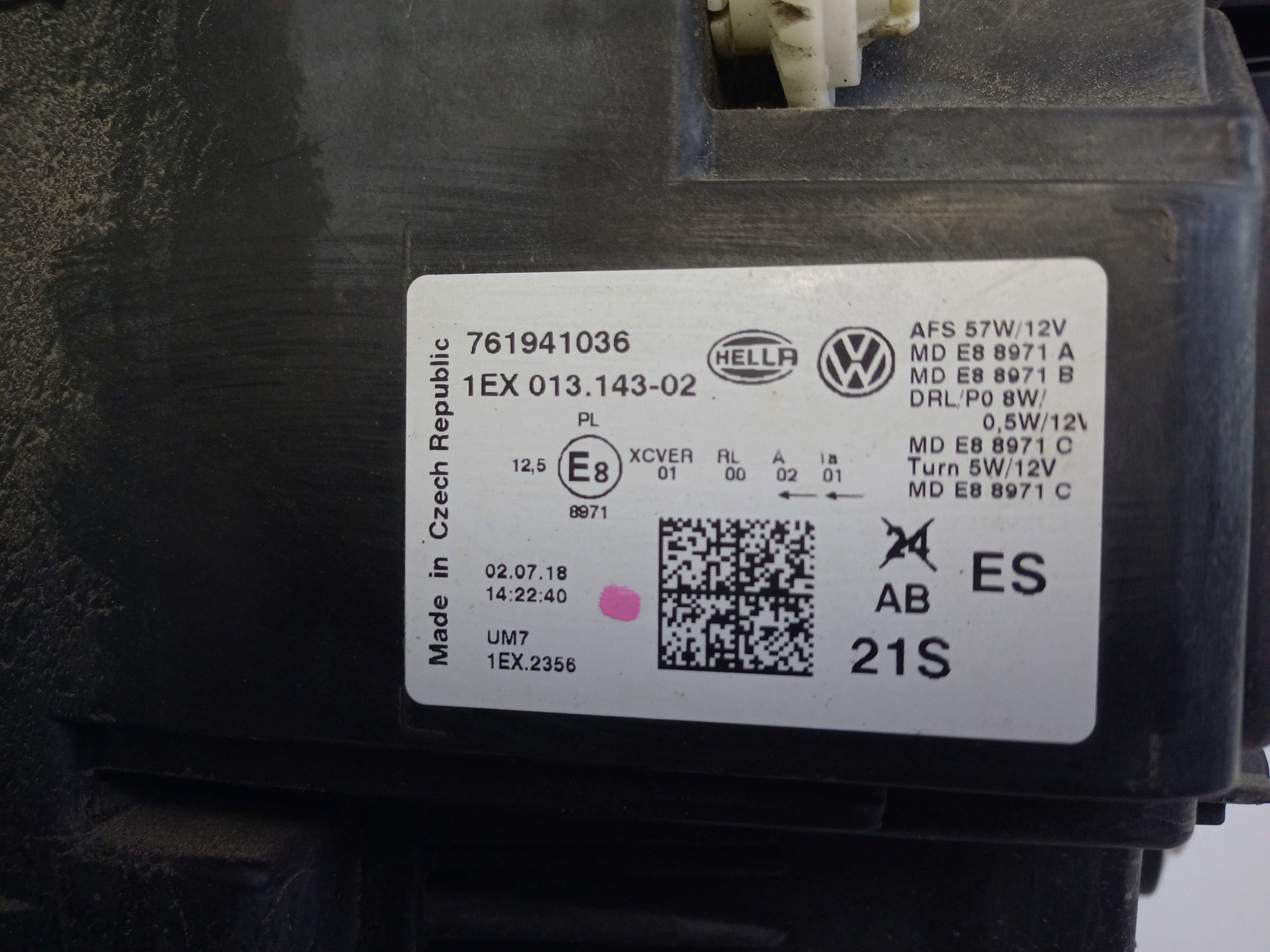 Фара передняя правая Volkswagen Touareg 3 LED