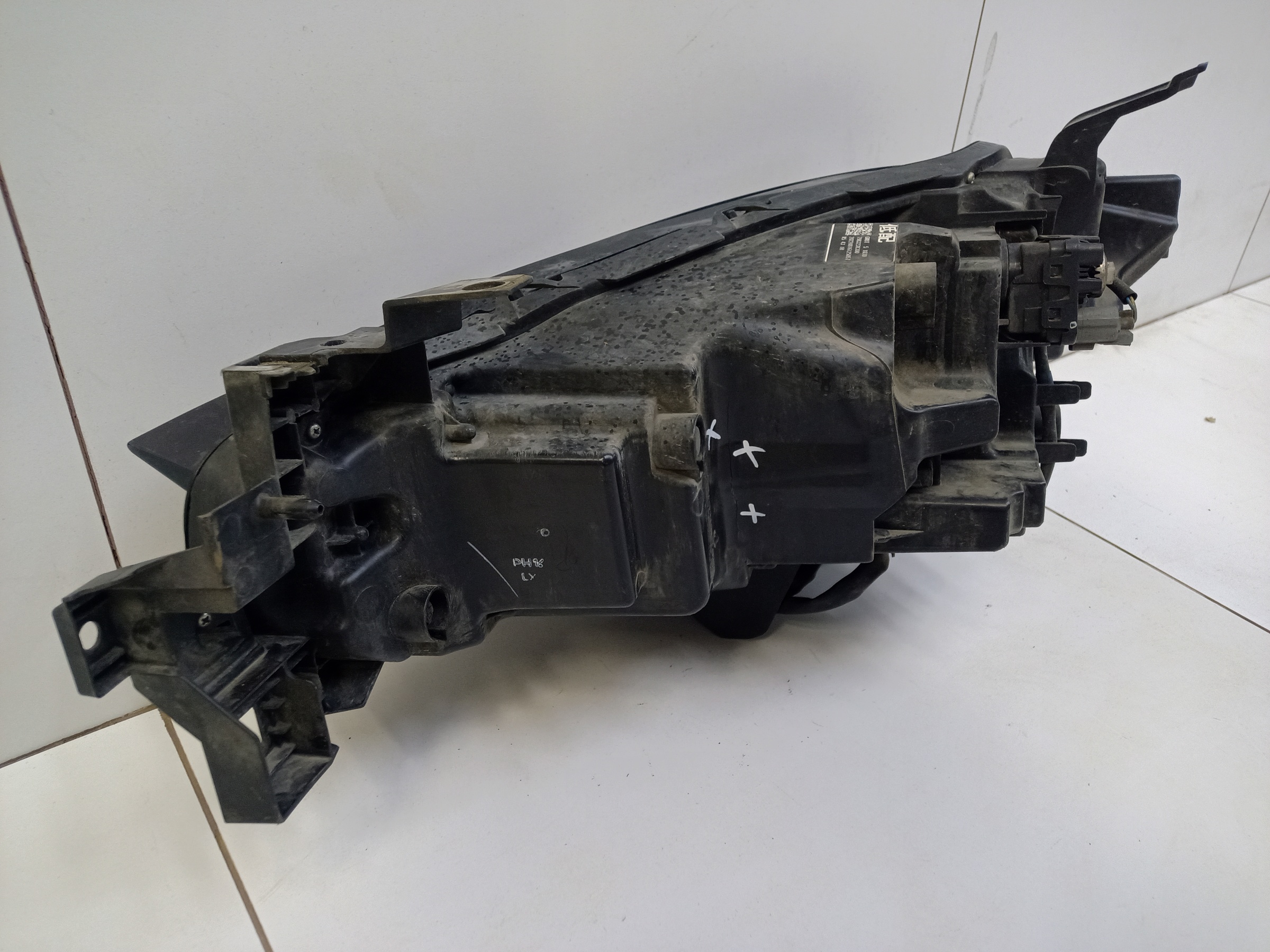 Фара передняя правая Mazda CX-4 Restail