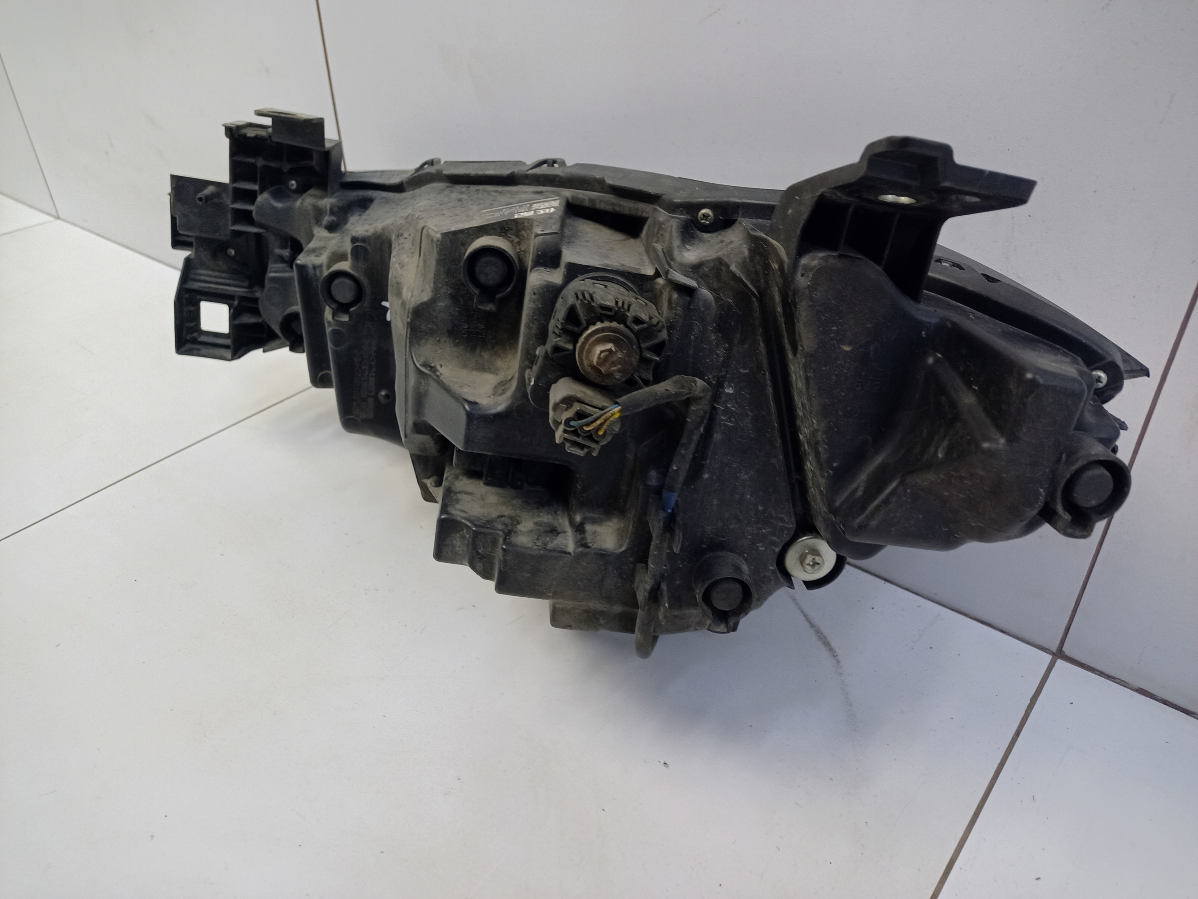 Фара передняя правая Mazda CX-4 Restail