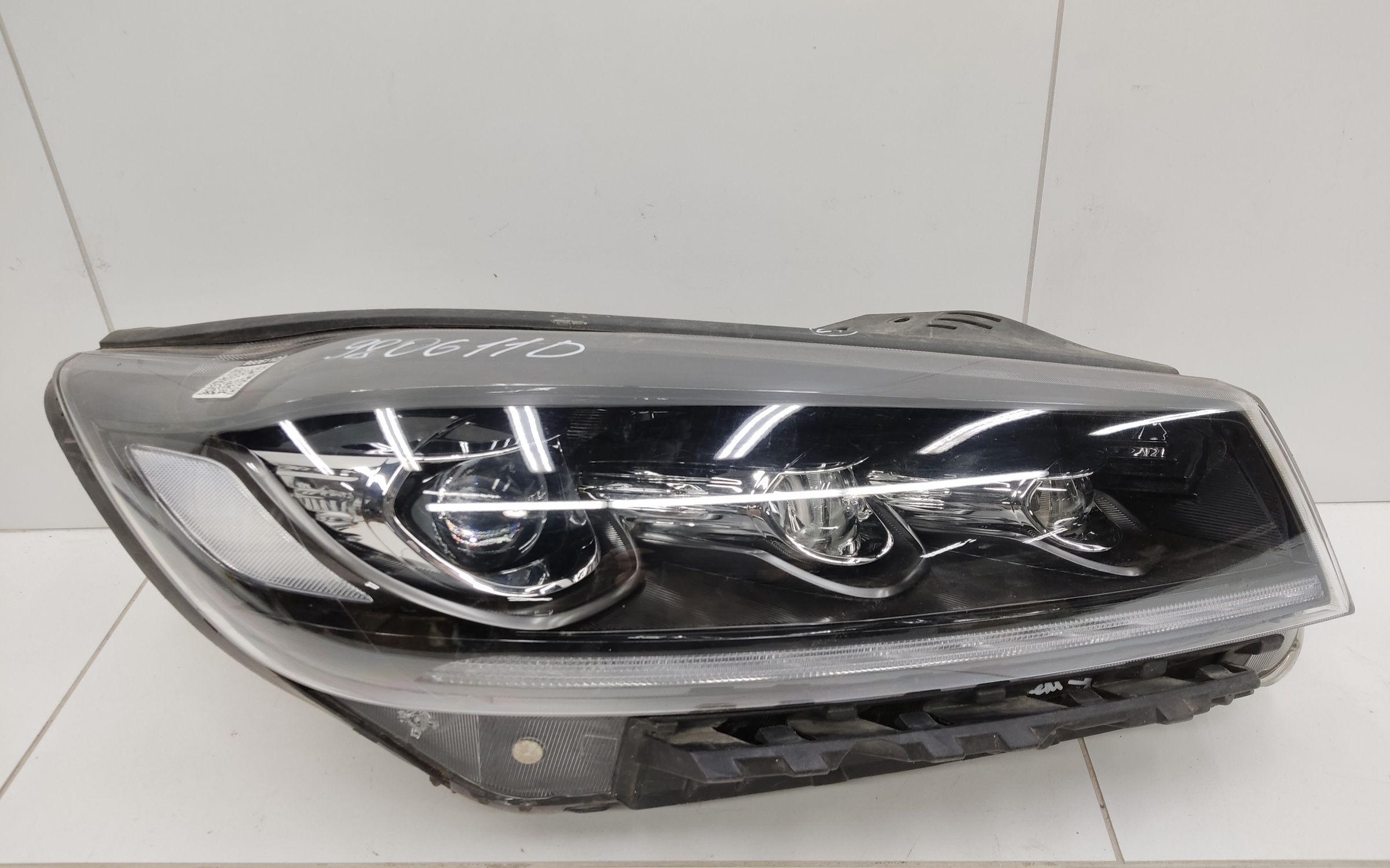 Фара передняя правая Kia Sorento 3 Restail LED