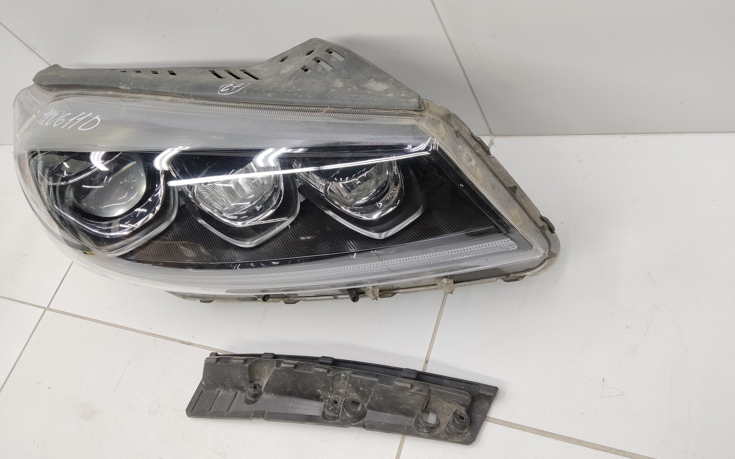 Фара передняя правая Kia Sorento 3 Restail LED