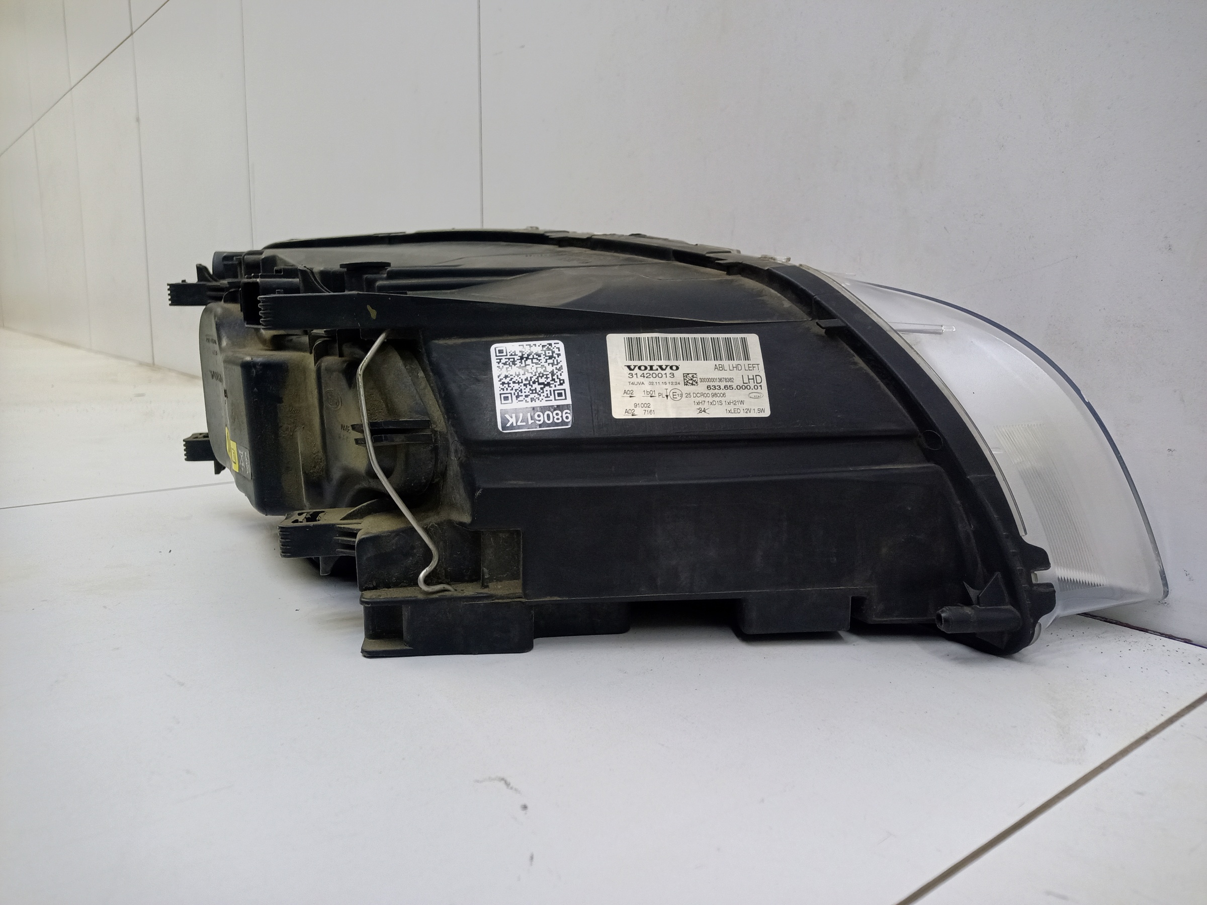 Фара передняя левая Volvo XC70 2 Restail ксенон