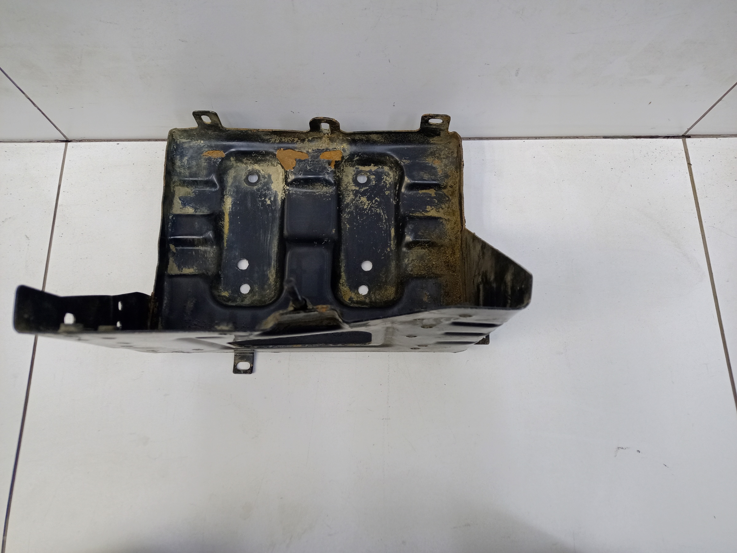 Площадка крепления АКБ Москвич 3