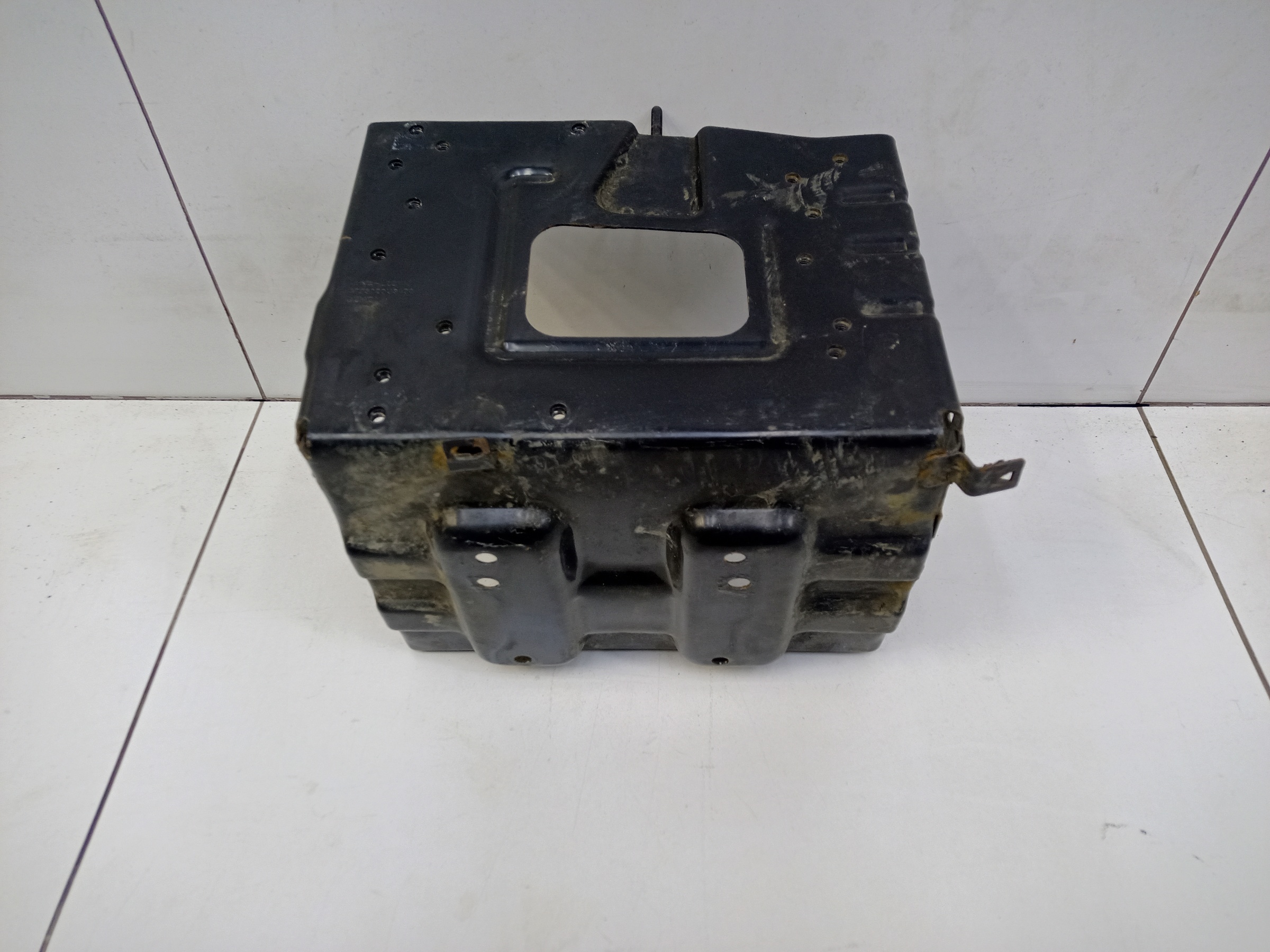 Площадка крепления АКБ Москвич 3