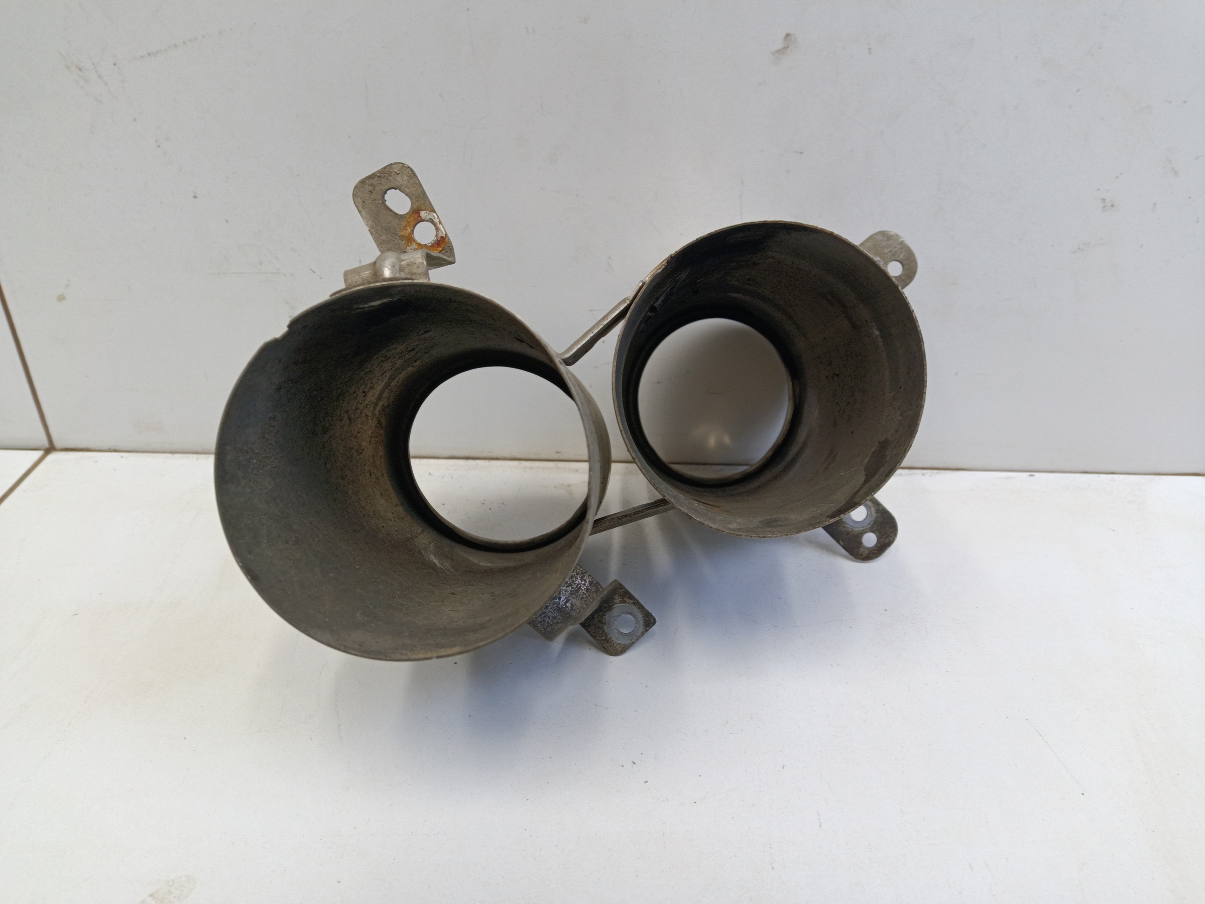 Насадка глушителя левая Geely Coolray Restail