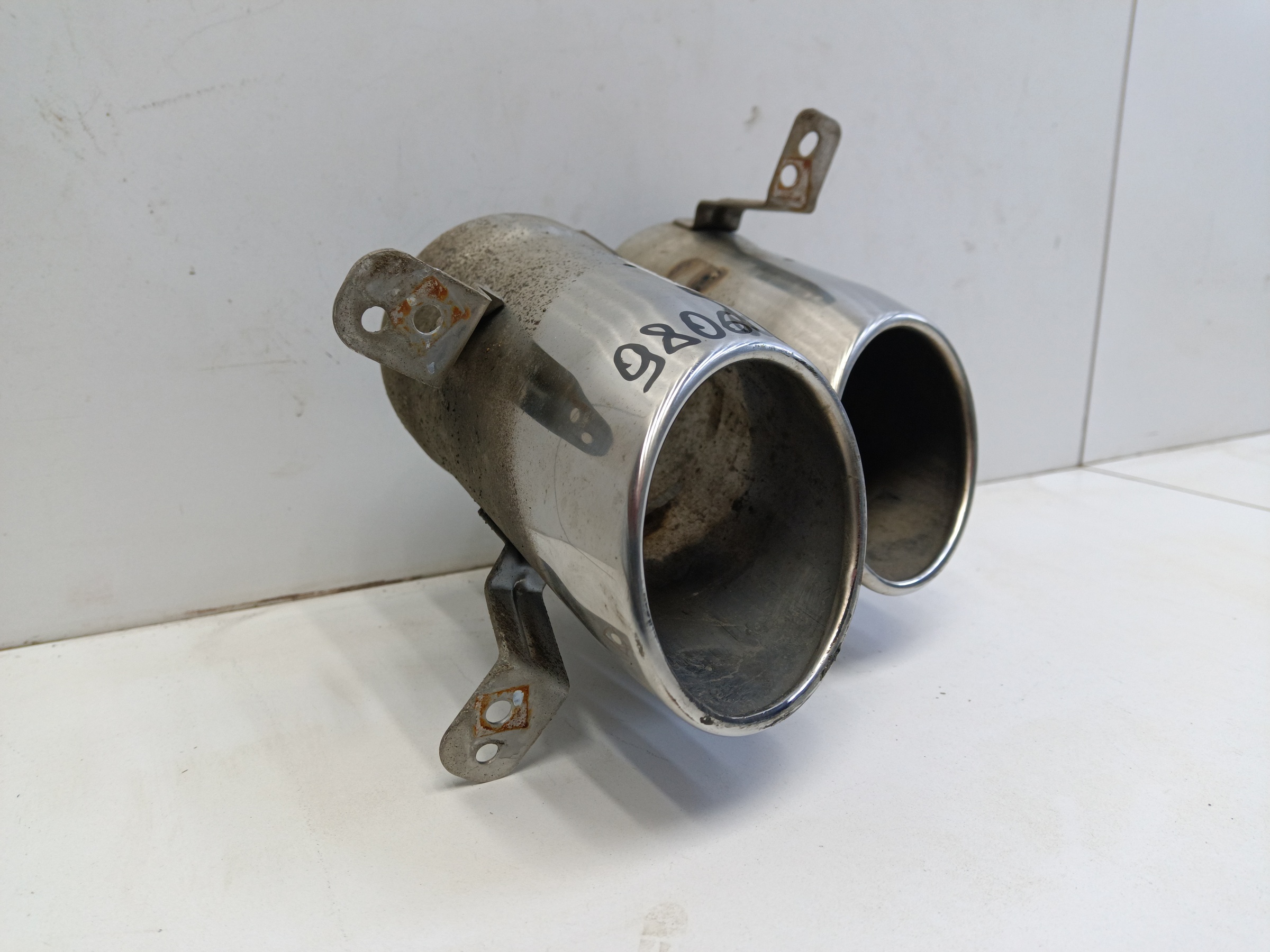 Насадка глушителя левая Geely Coolray Restail