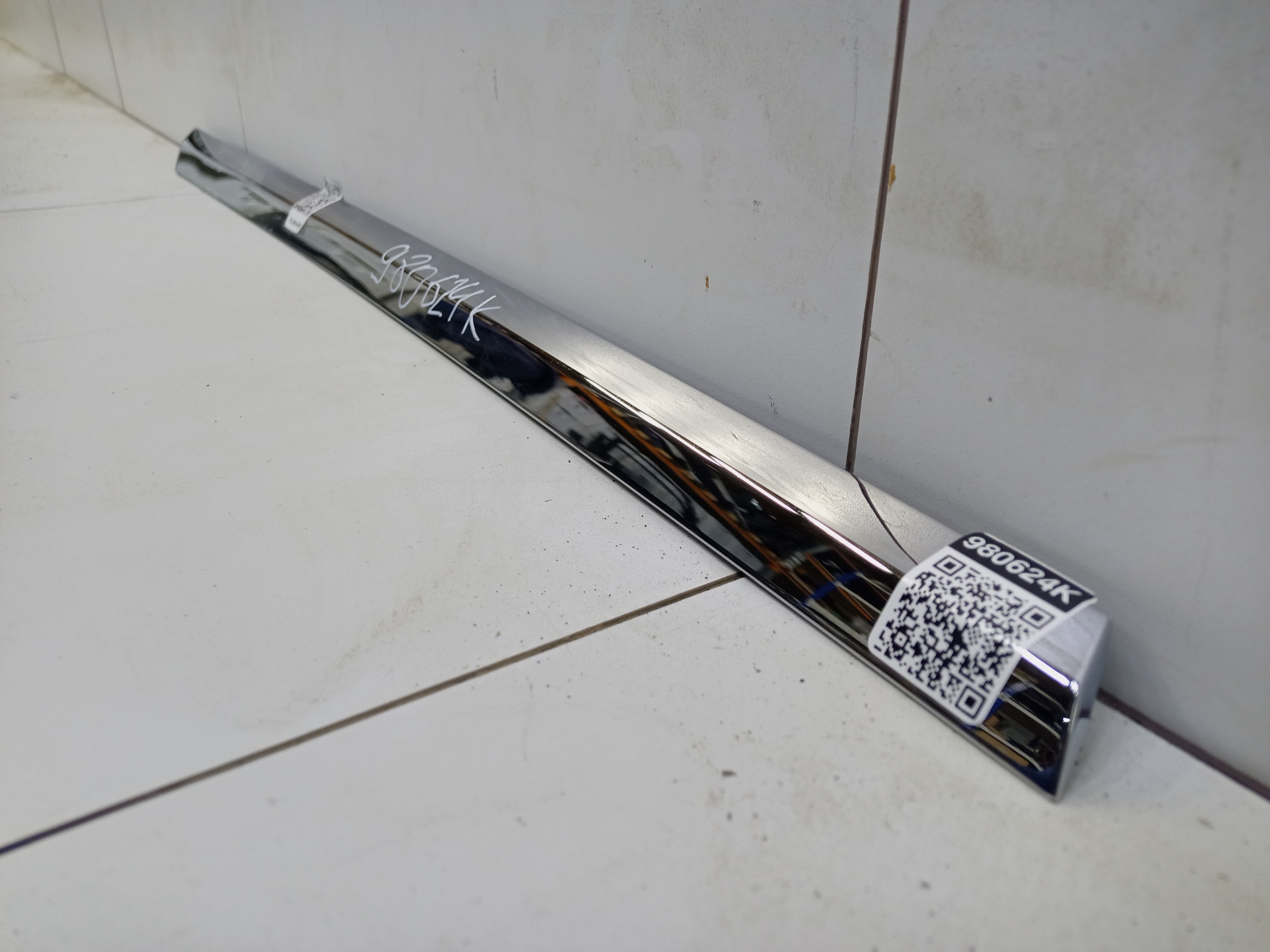 Накладка хром двери задней правой Bentley Flying Spur 2