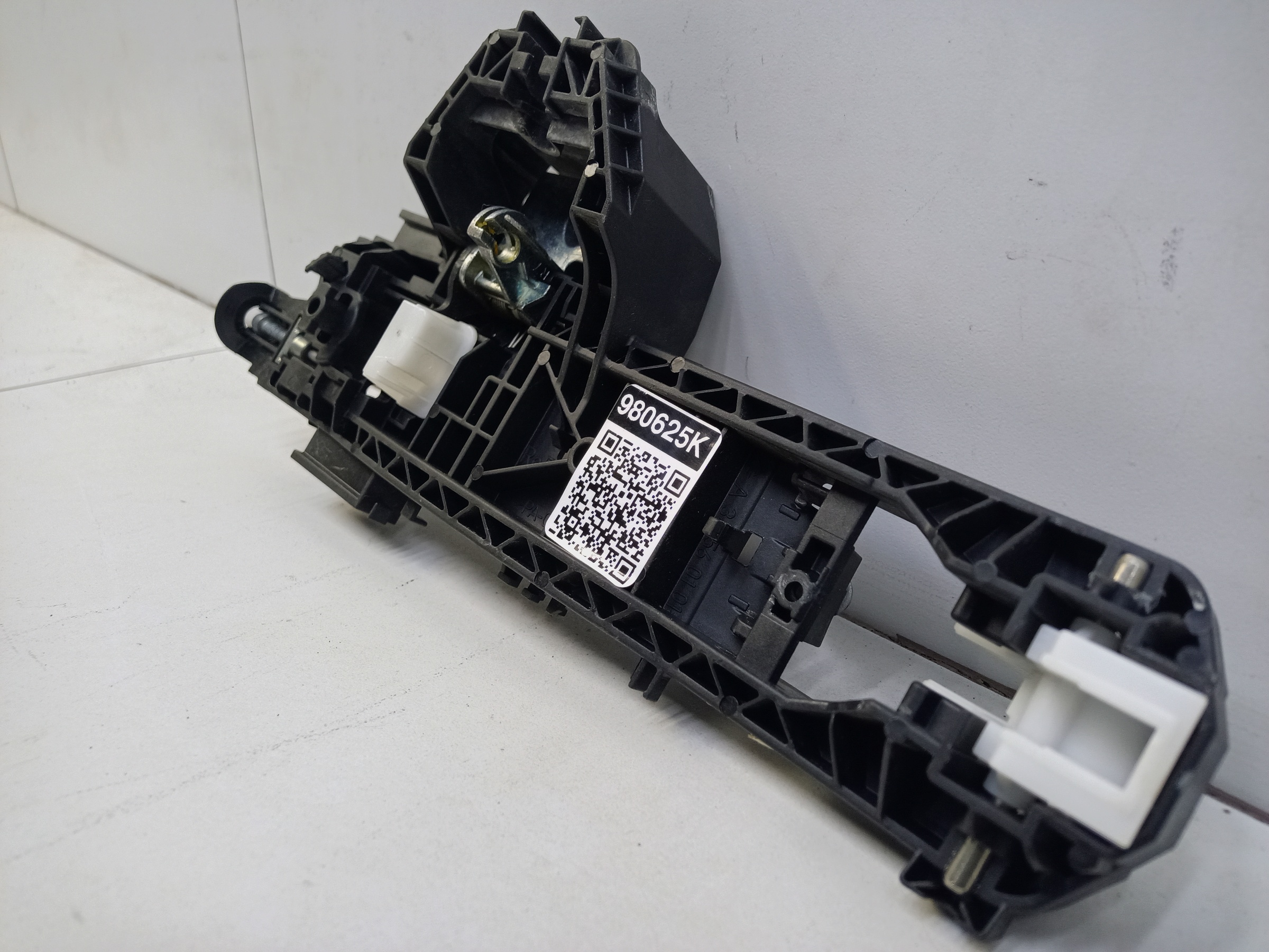 Кронштейн наружной ручки двери внутренний Mercedes Benz C-klasse W204