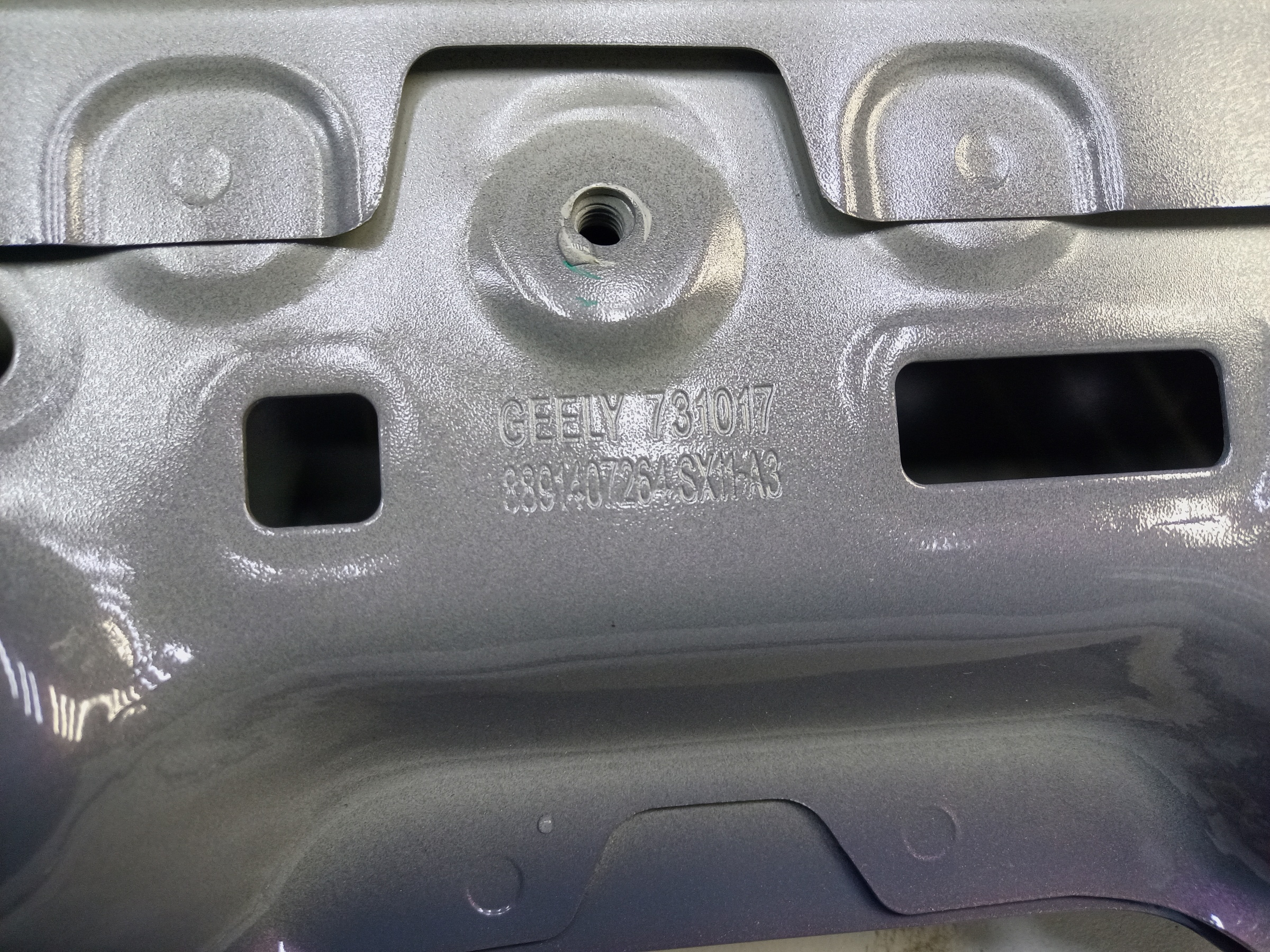 Крышка багажника Geely Coolray Restail