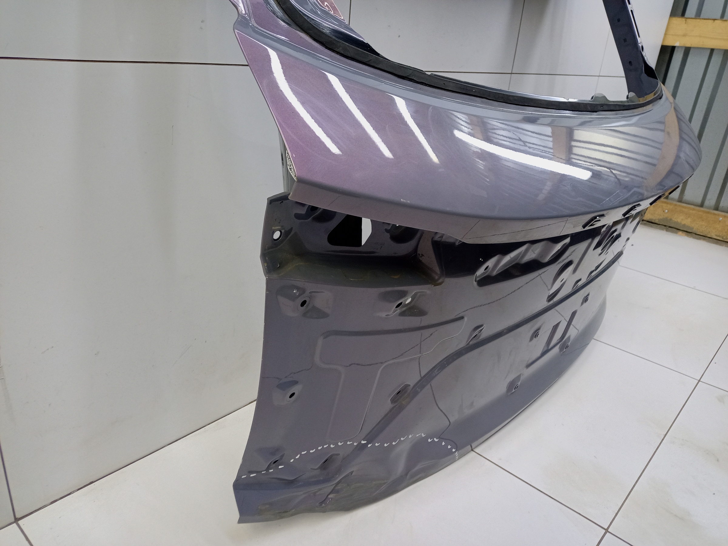 Крышка багажника Geely Coolray Restail