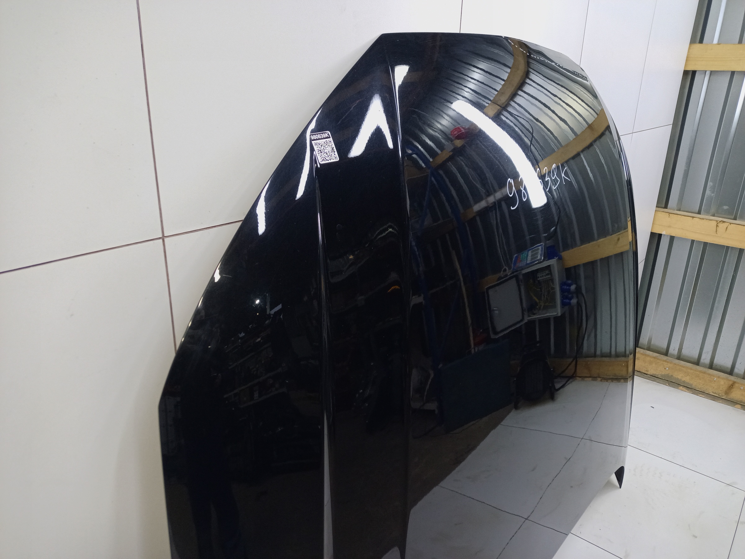 Капот Audi A4 B9