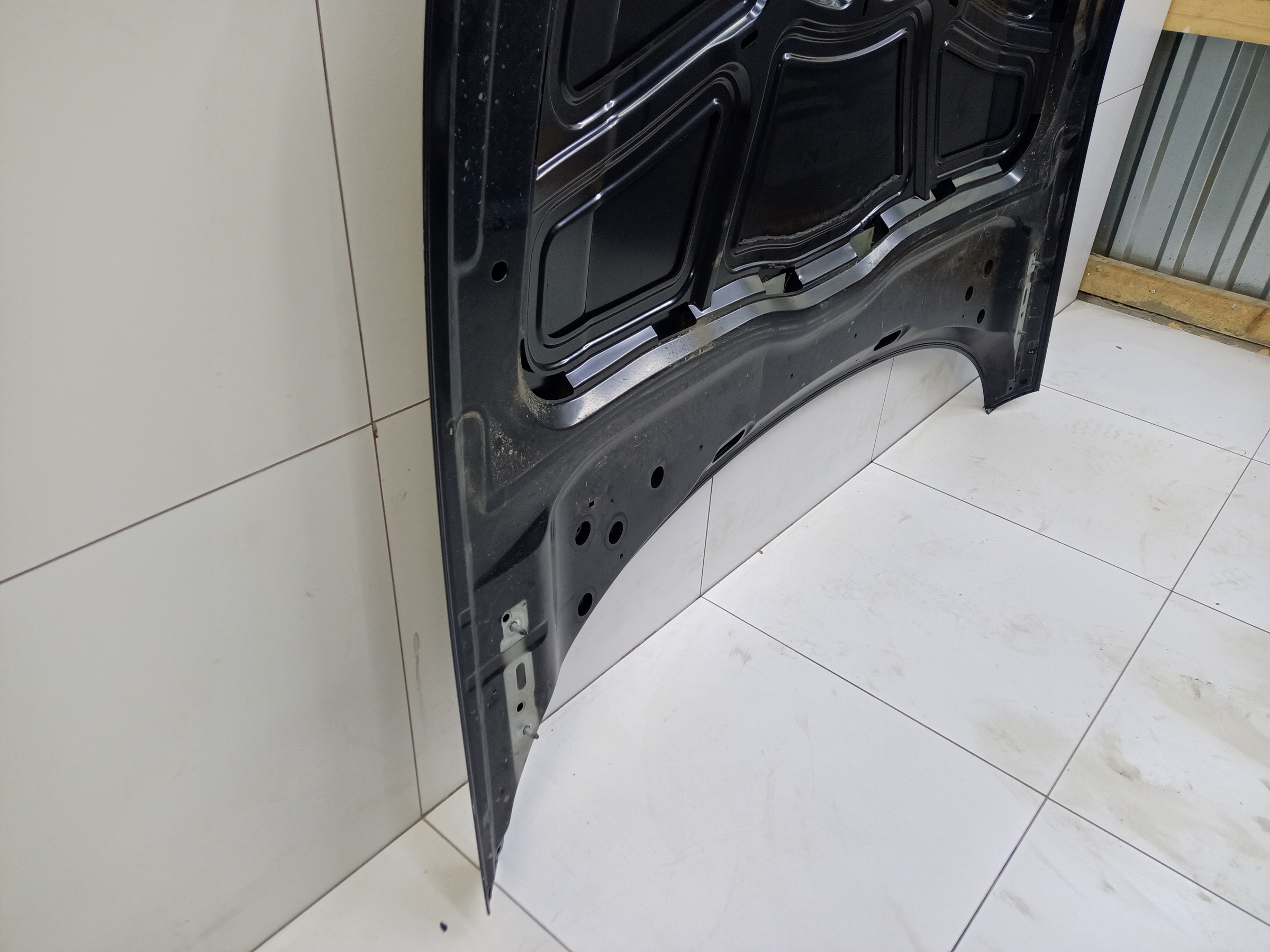 Капот Audi A4 B9