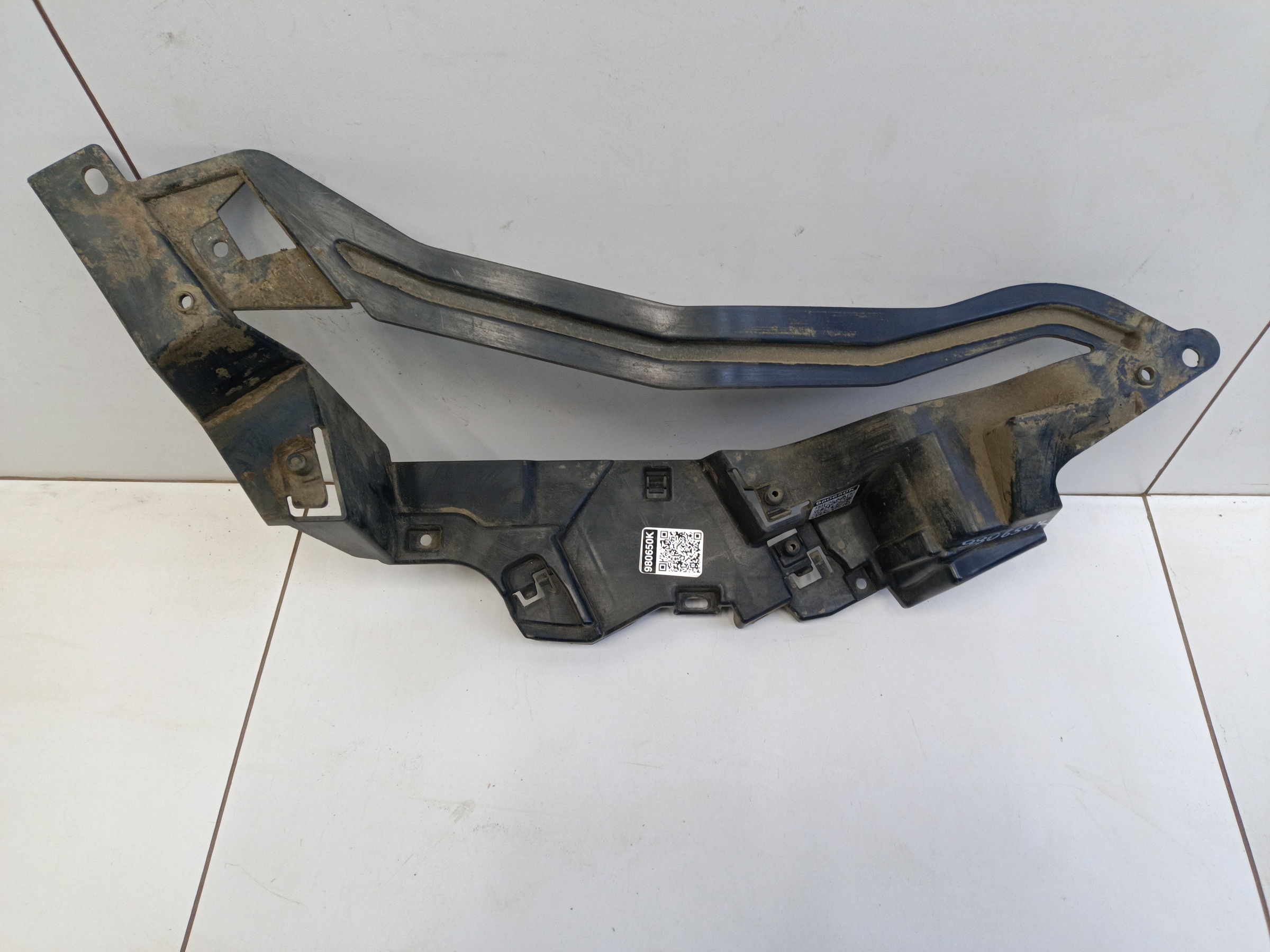 Кронштейн насадки глушителя правой BMW X7 G07