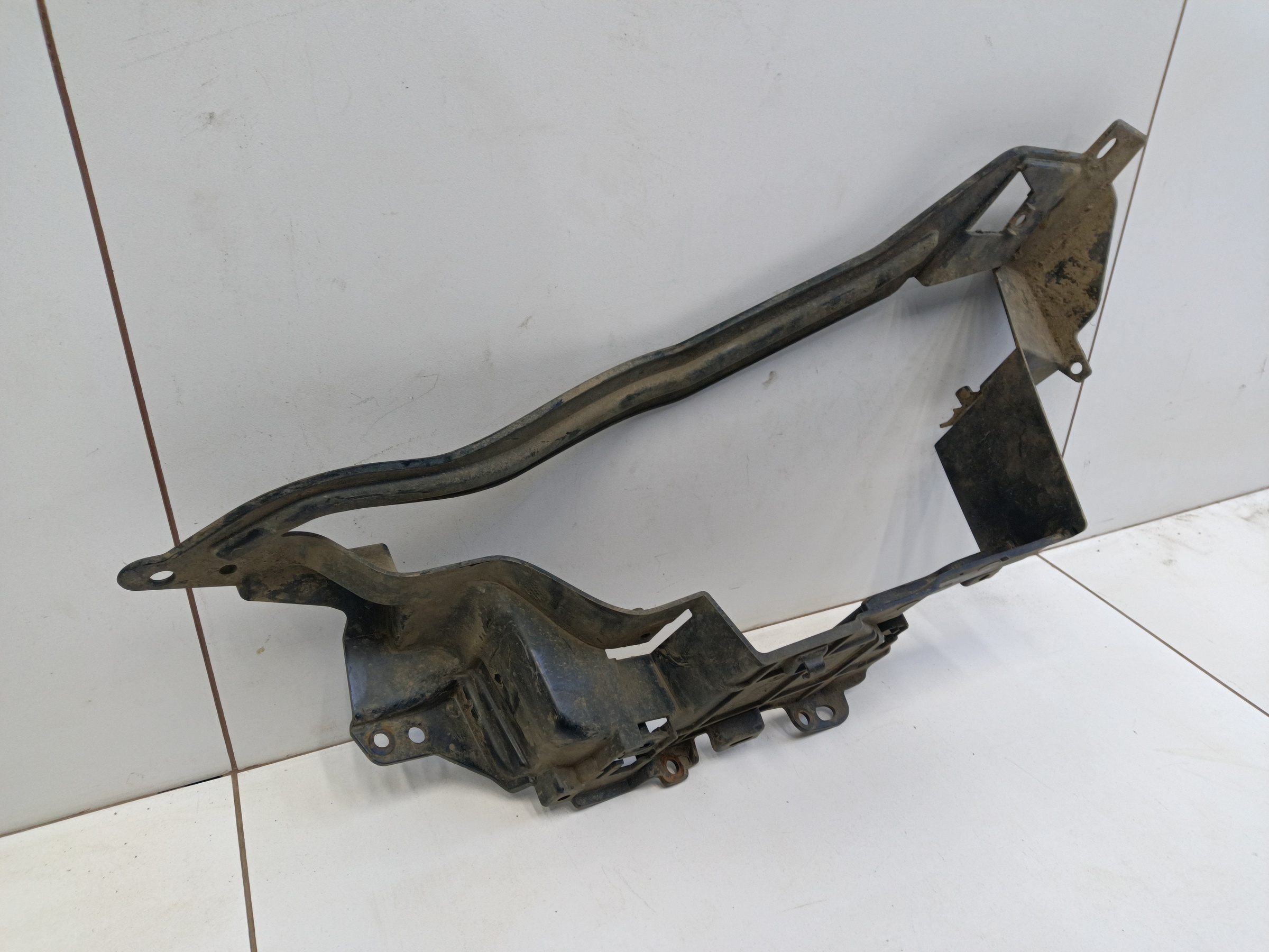 Кронштейн насадки глушителя правой BMW X7 G07