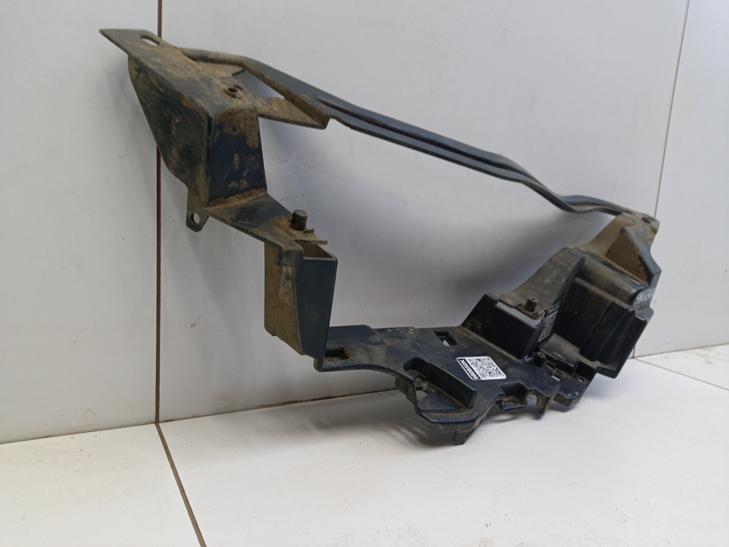 Кронштейн насадки глушителя правой BMW X7 G07