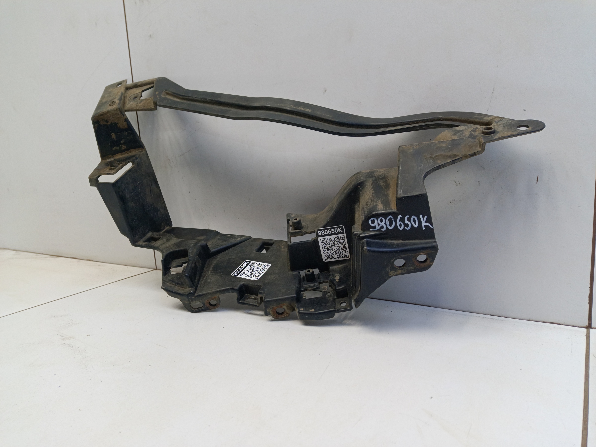 Кронштейн насадки глушителя правой BMW X7 G07