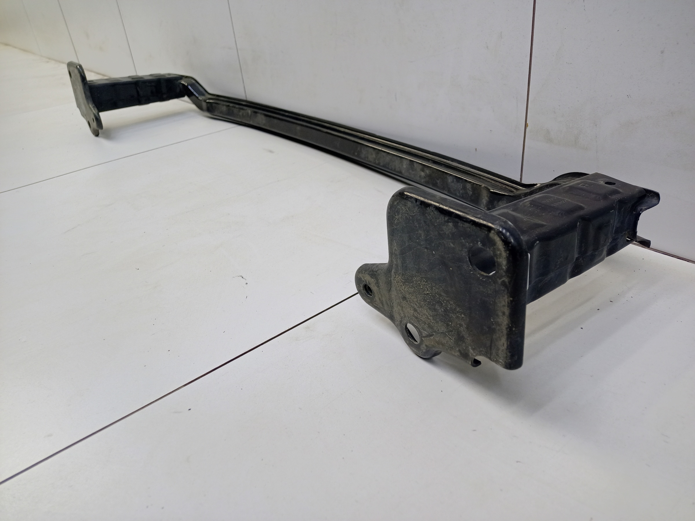 Усилитель переднего бампера нижний Exeed TXL