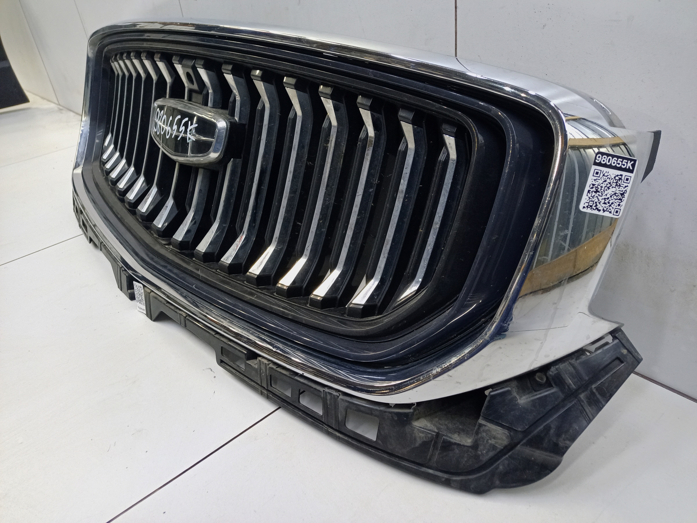 Решетка радиатора Geely Monjaro