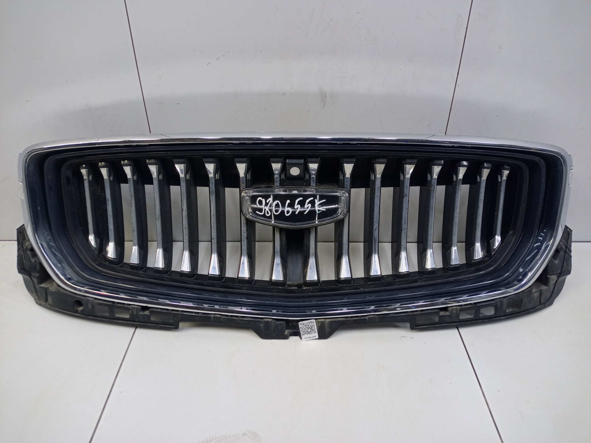 Решетка радиатора Geely Monjaro