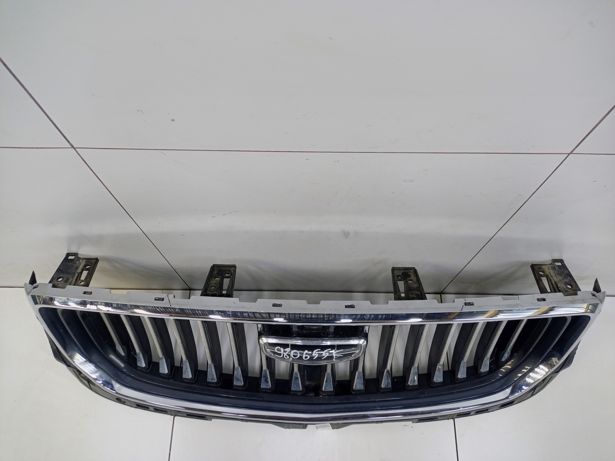 Решетка радиатора Geely Monjaro