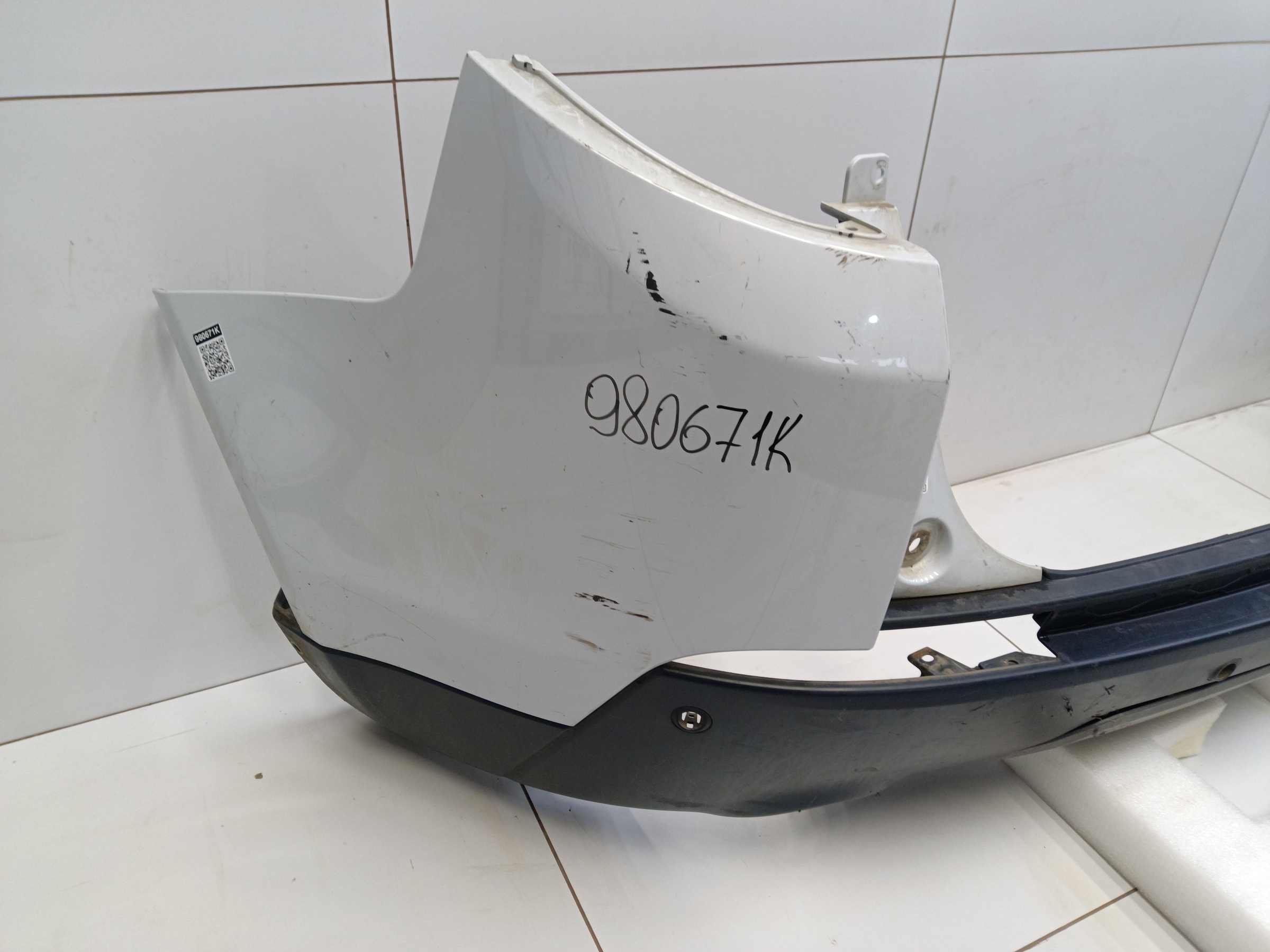 Бампер задний Land Rover Discovery Sport 1