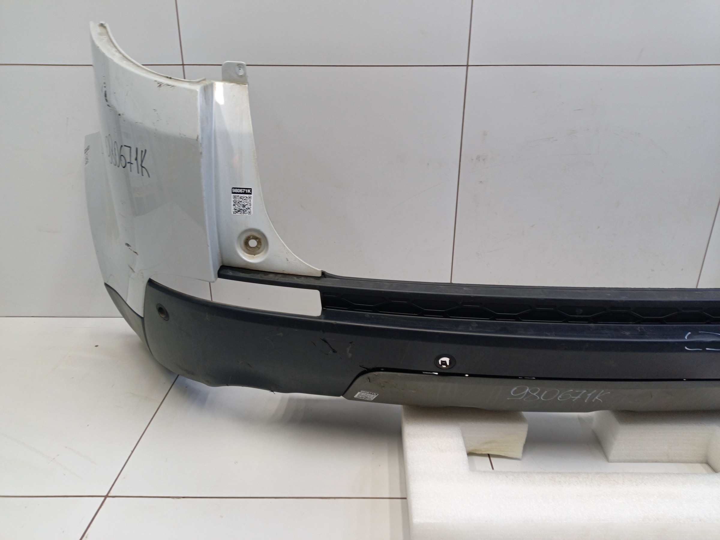 Бампер задний Land Rover Discovery Sport 1