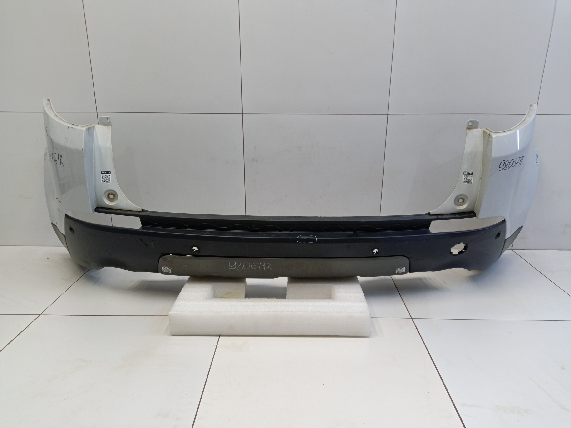 Бампер задний Land Rover Discovery Sport 1