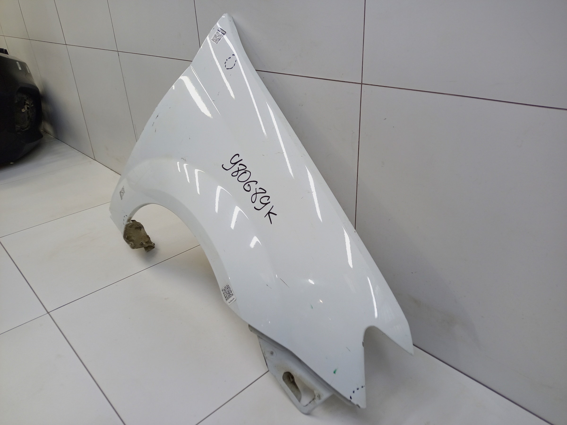 Крыло переднее правое Lada Largus 1 Restail