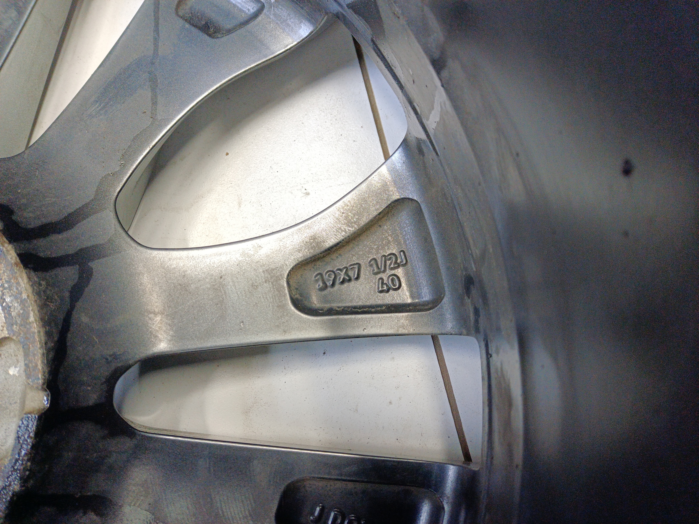 Диск колеса литой Toyota RAV4 CA40 Restail R19