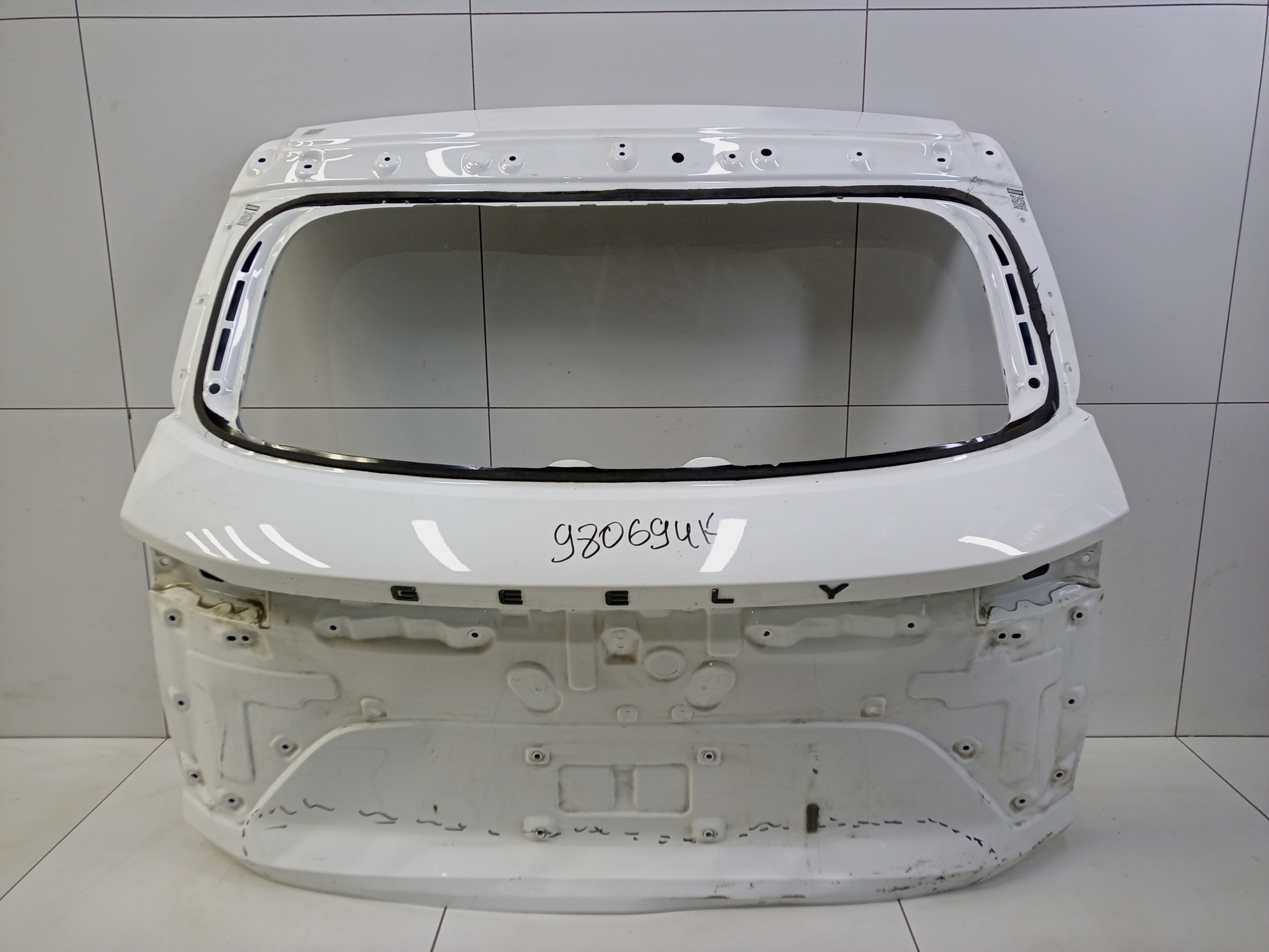 Крышка багажника Geely Coolray Restail