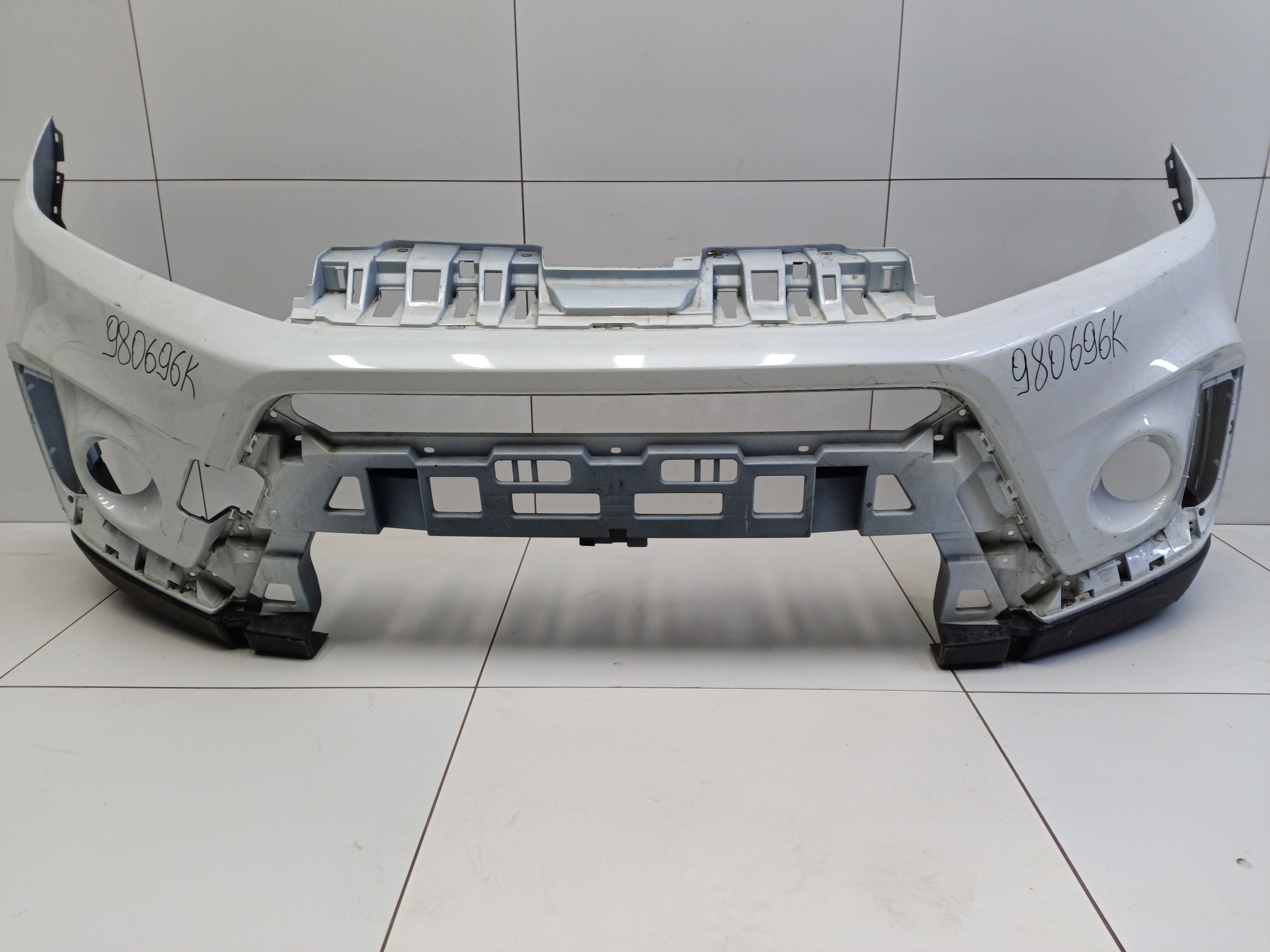 Бампер передний Suzuki Vitara 2 Restail
