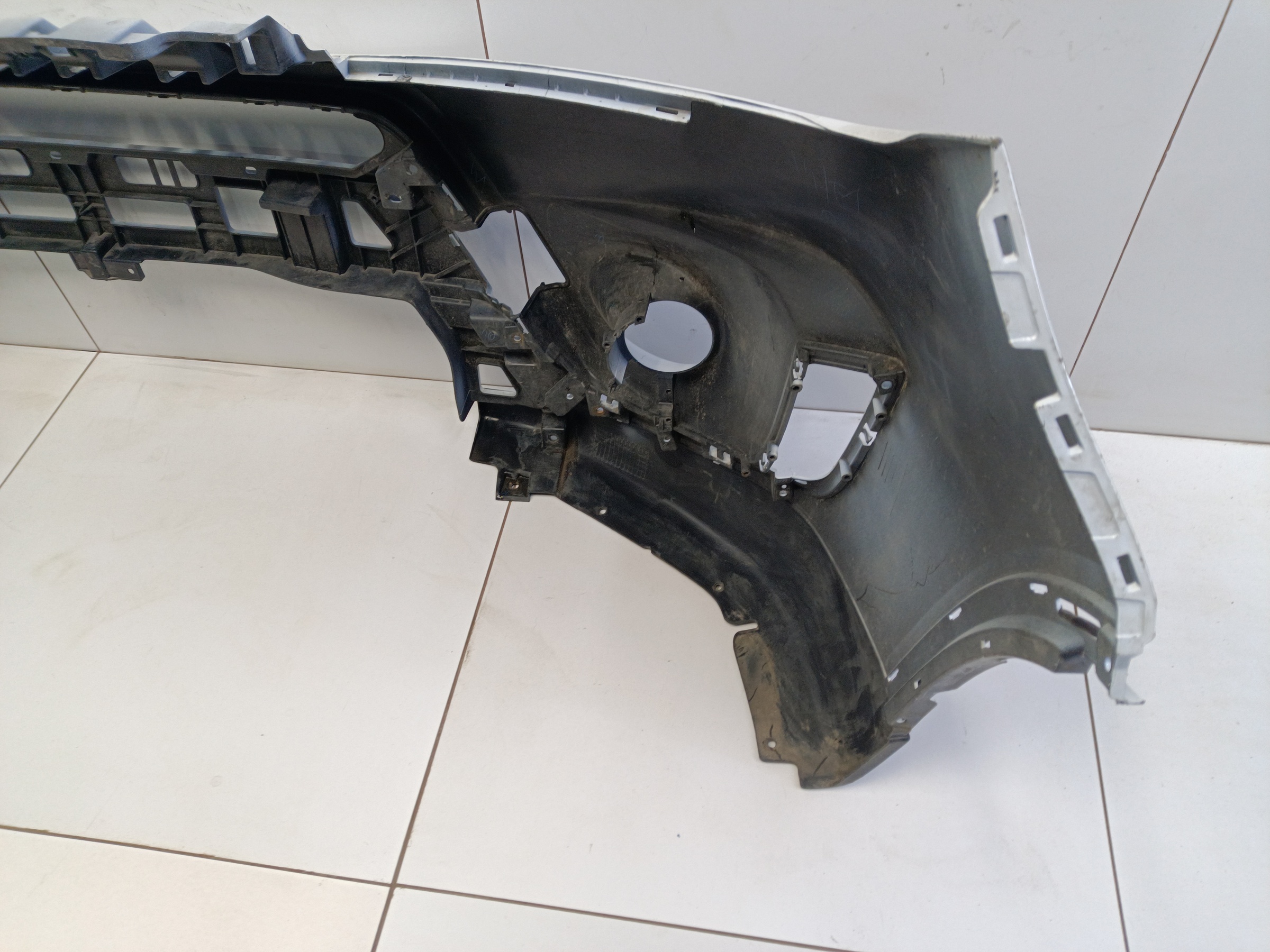 Бампер передний Suzuki Vitara 2 Restail