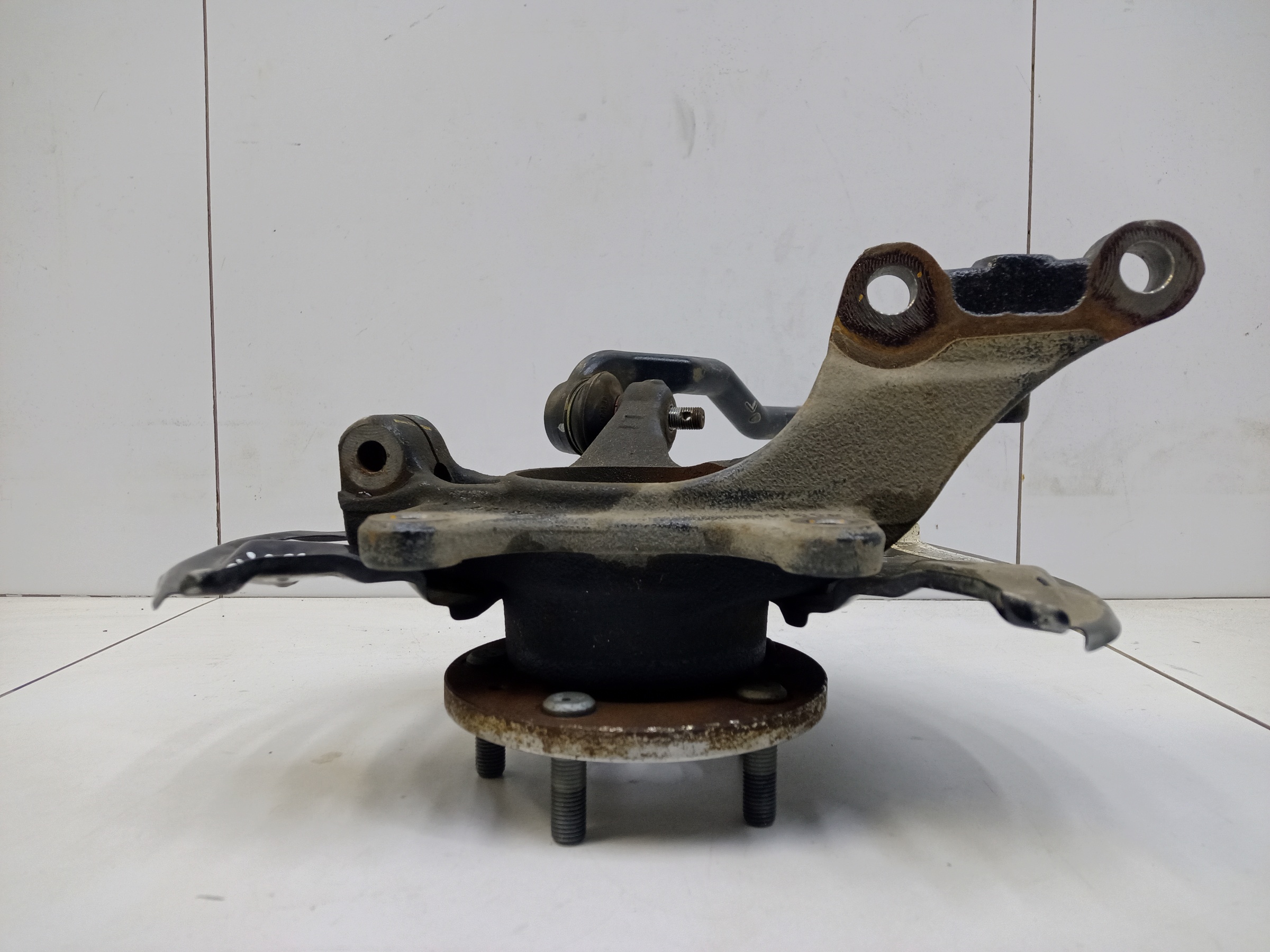 Кулак поворотный передний левый Changan UNI-S