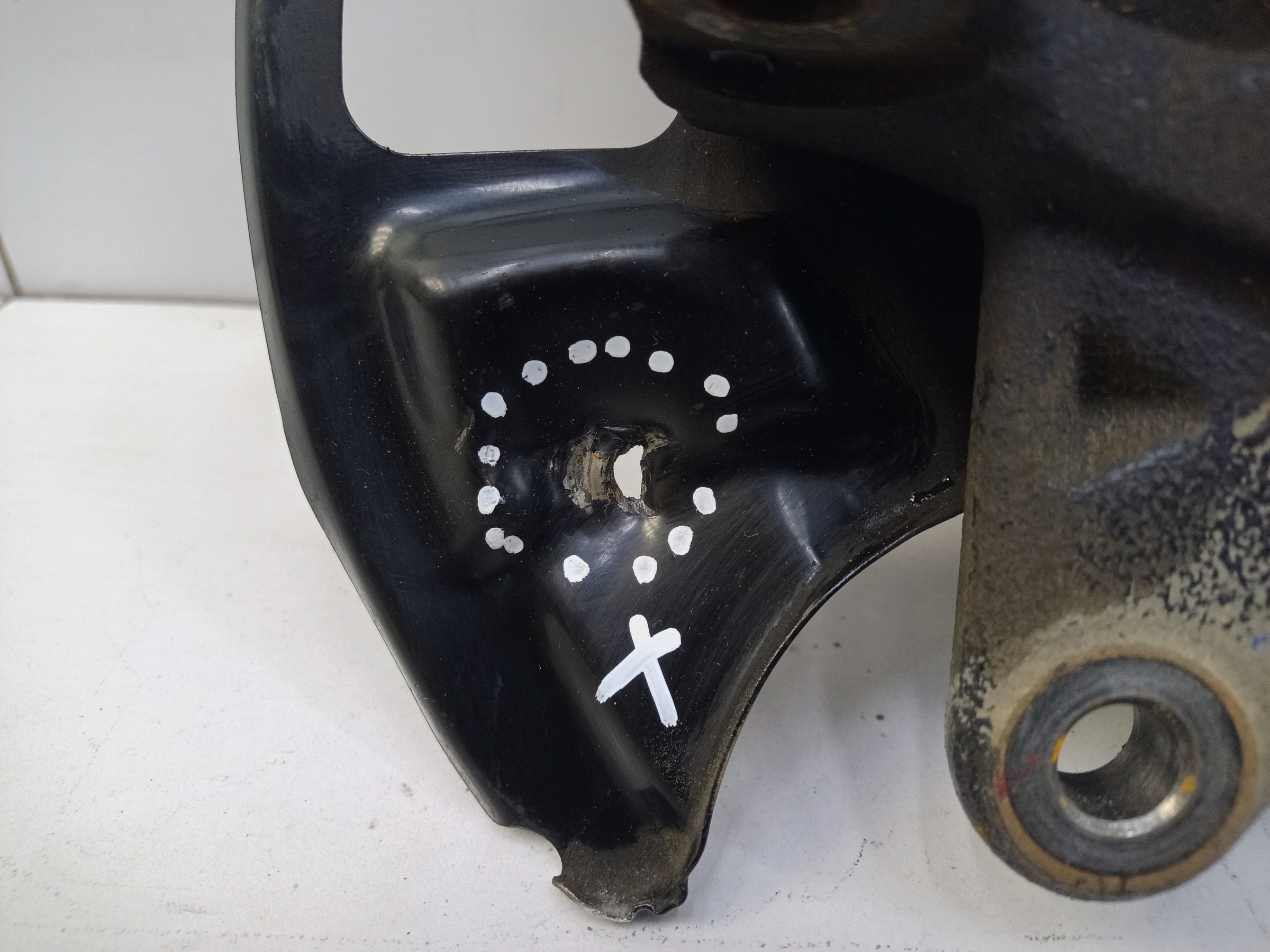 Кулак поворотный передний левый Changan UNI-S