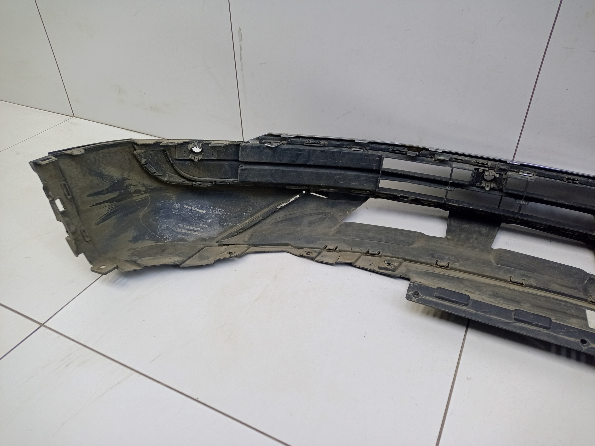 Юбка переднего бампера Volkswagen Tiguan 2 Restail