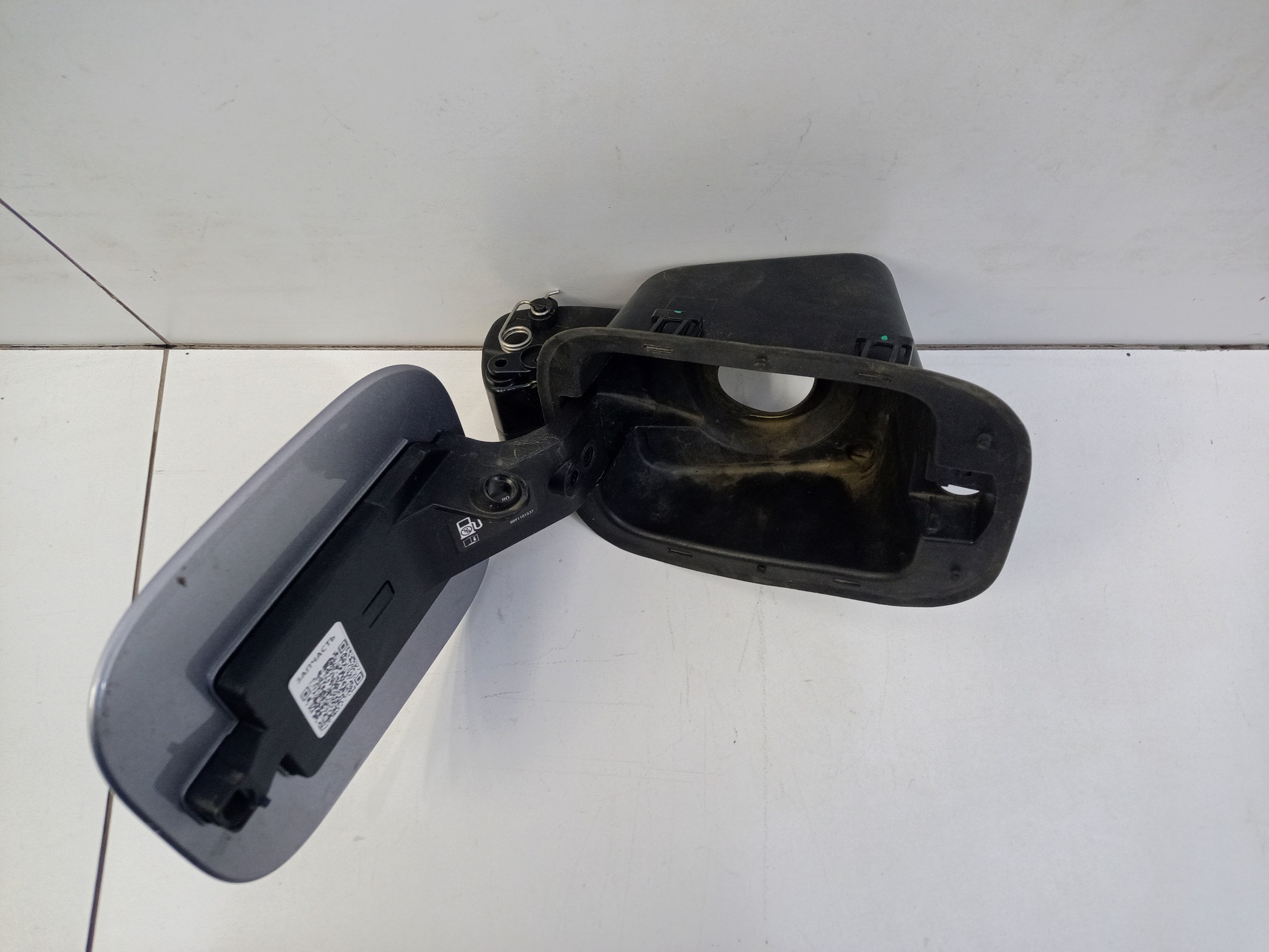 Лючок бензобака Geely Coolray