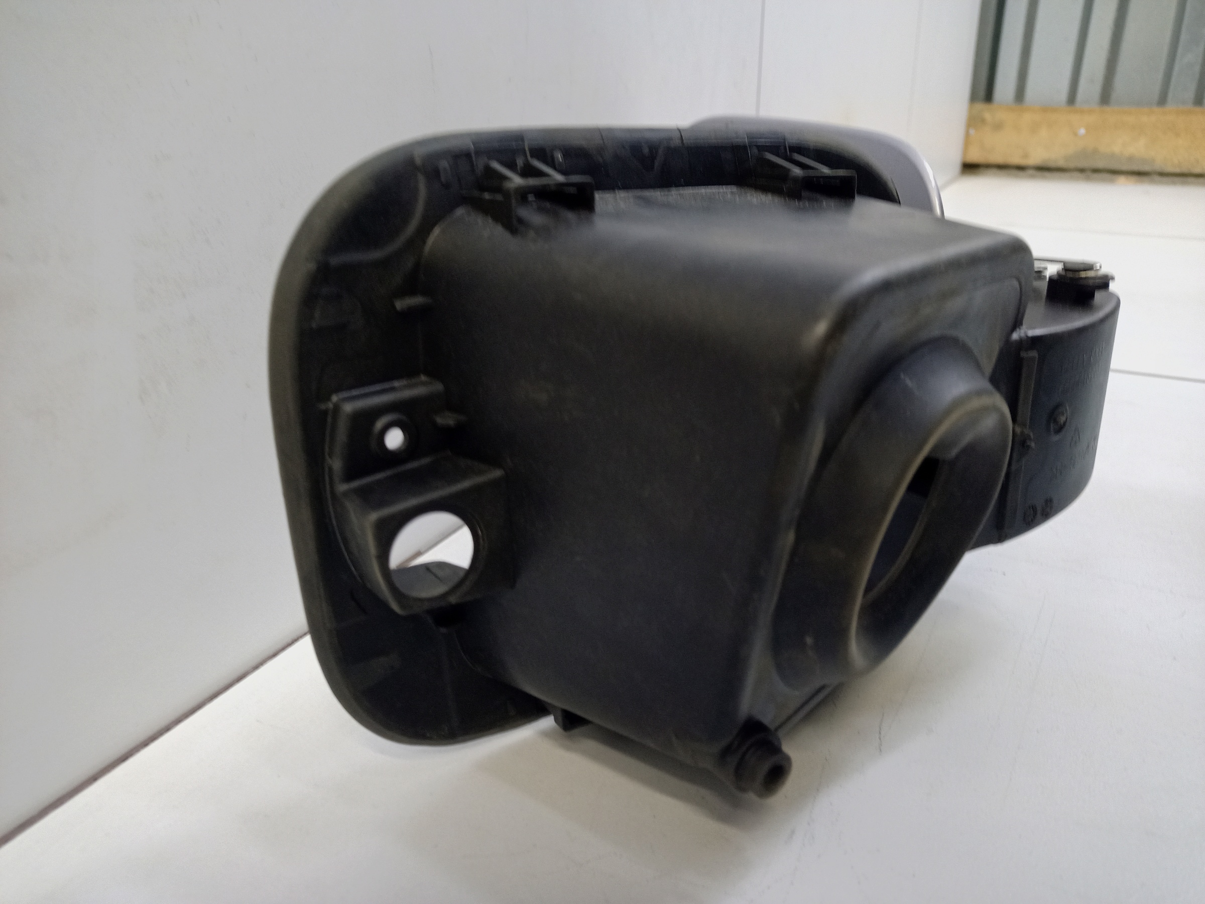 Лючок бензобака Geely Coolray