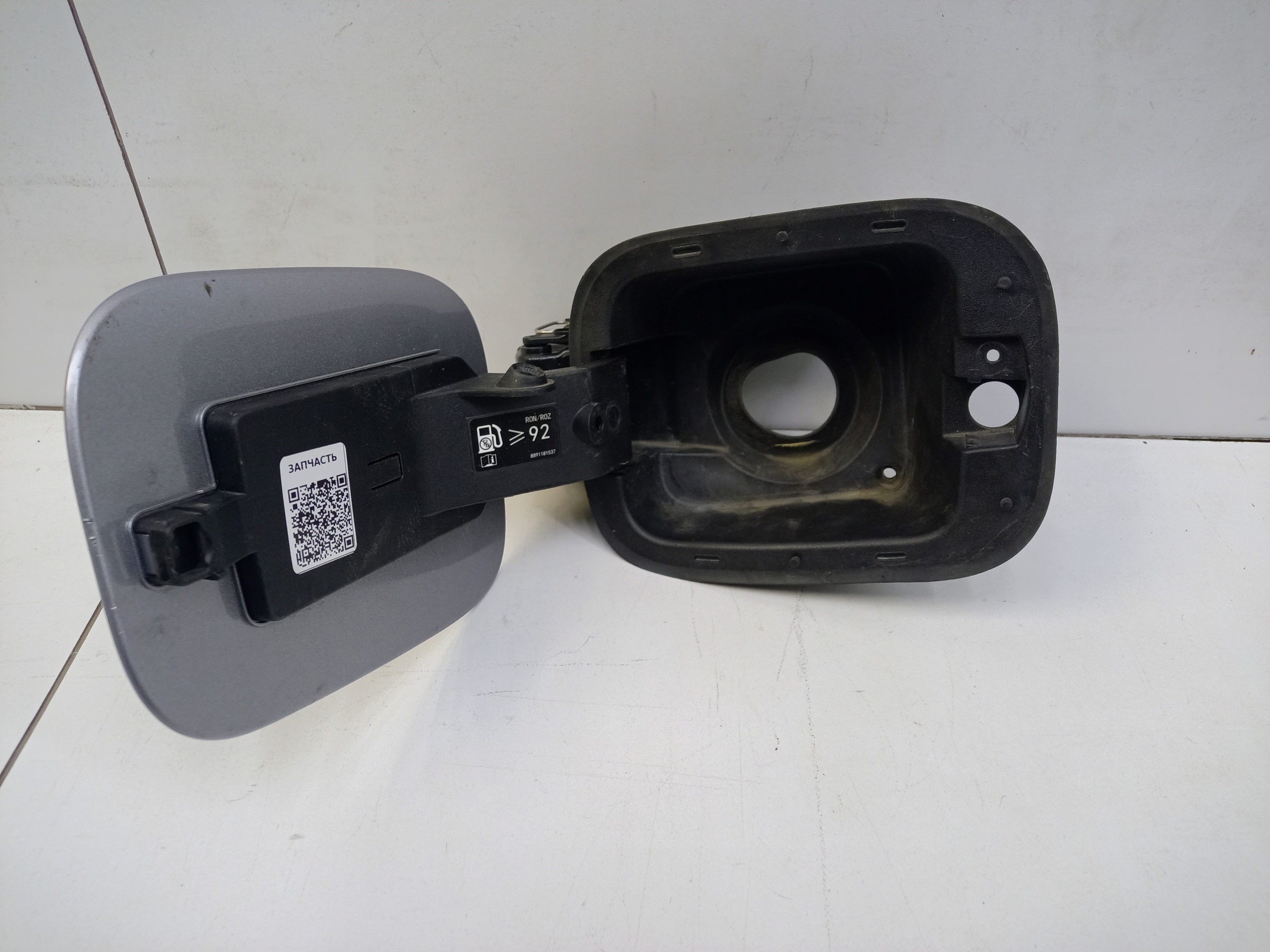 Лючок бензобака Geely Coolray