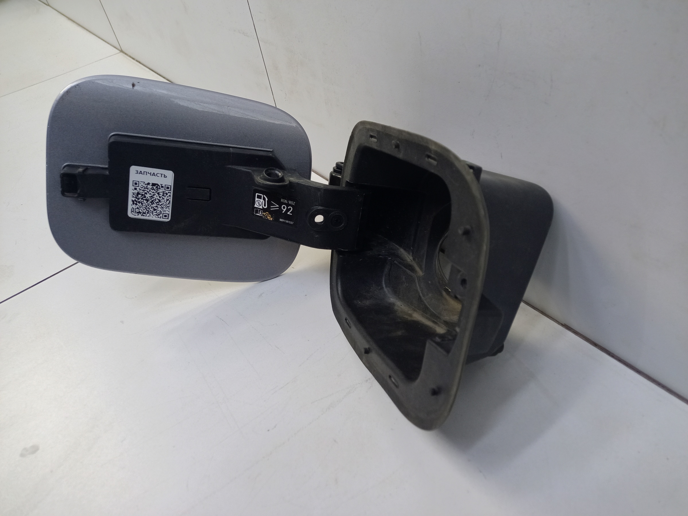 Лючок бензобака Geely Coolray