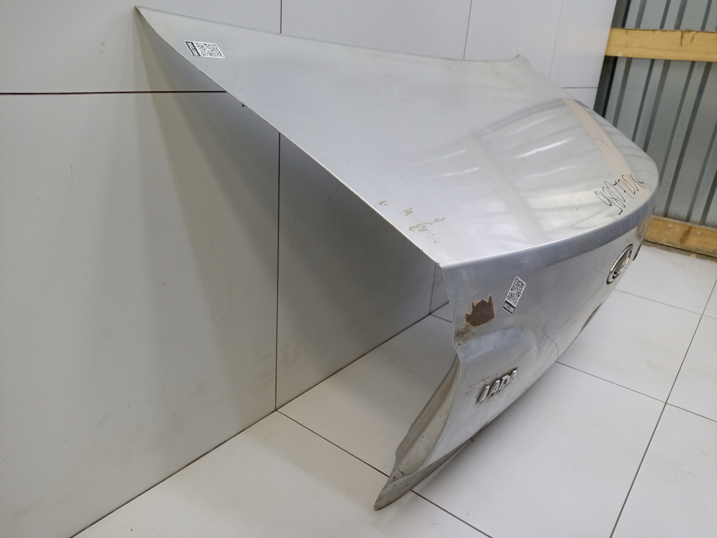 Крышка багажника Lada Granta Sedan 1