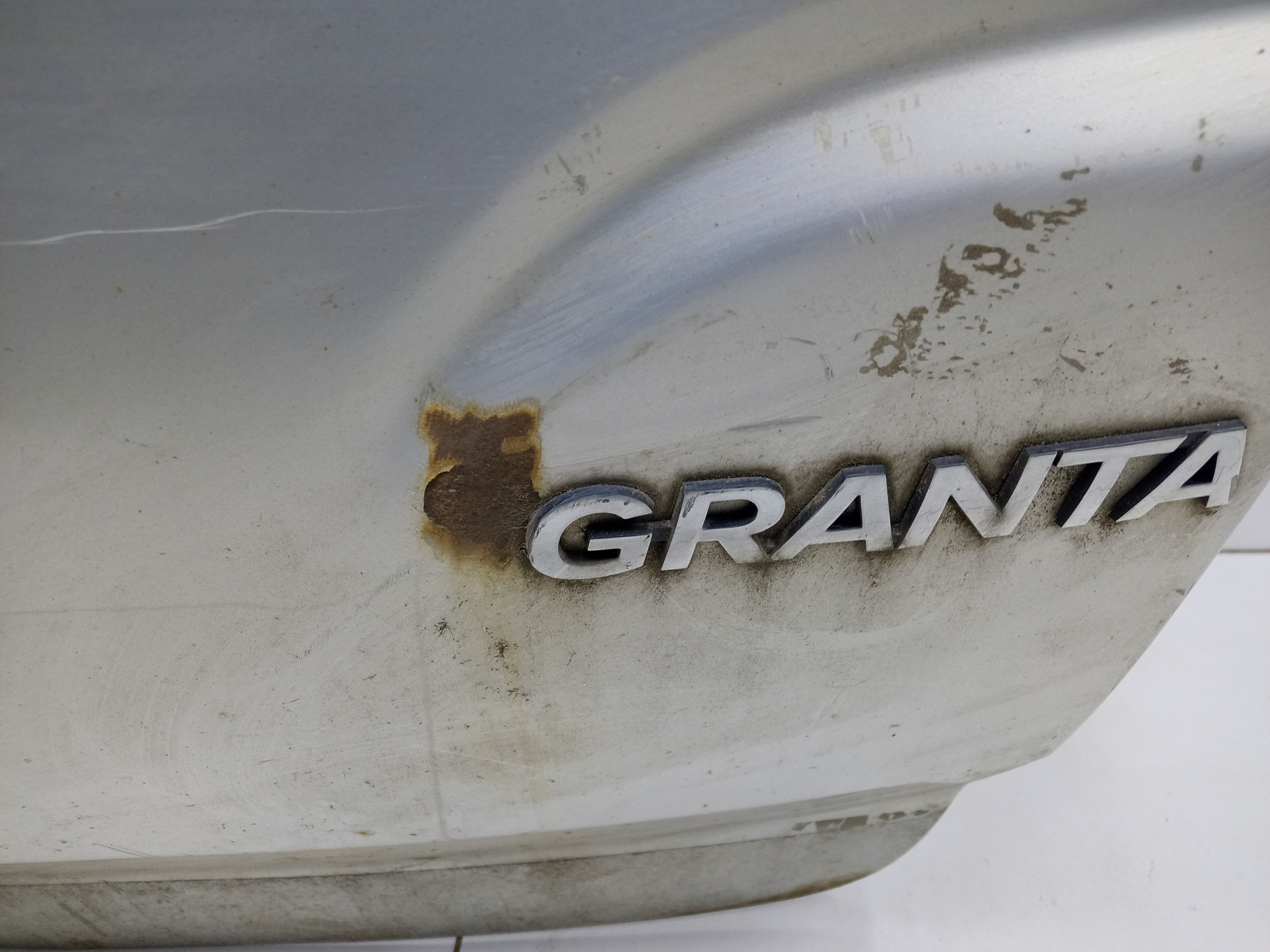 Крышка багажника Lada Granta Sedan 1