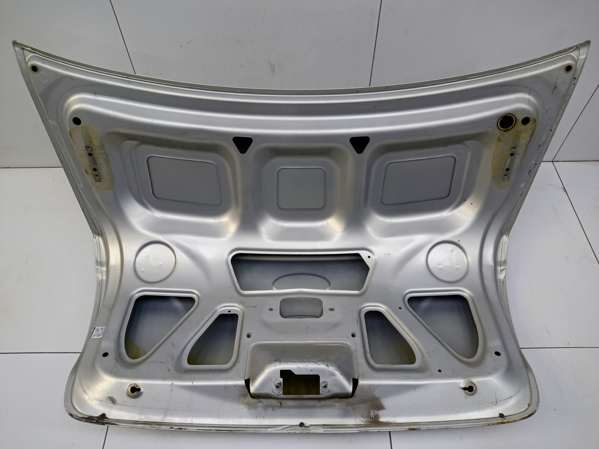 Крышка багажника Lada Granta Sedan 1