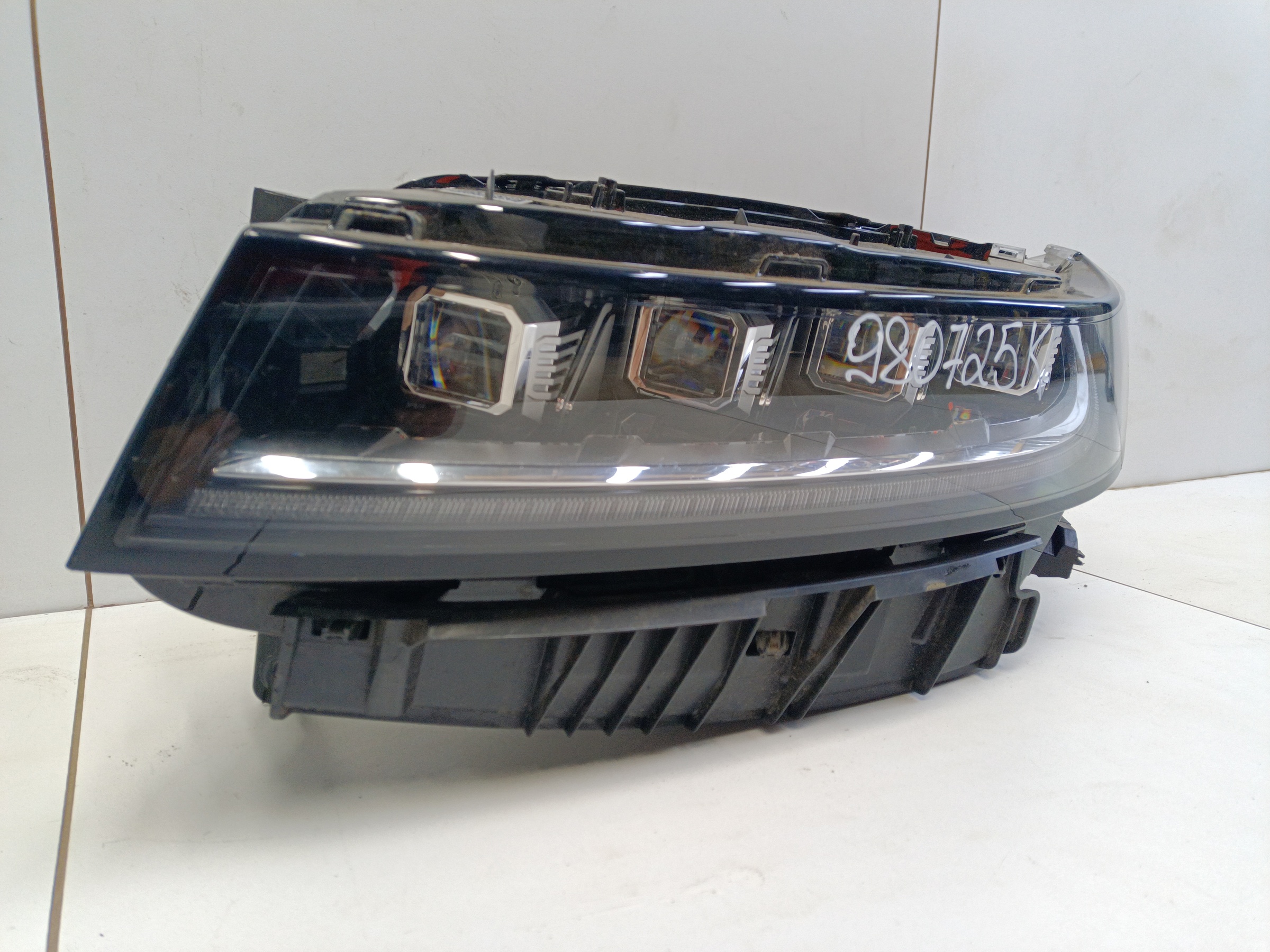 Фара передняя левая Exeed LX LED