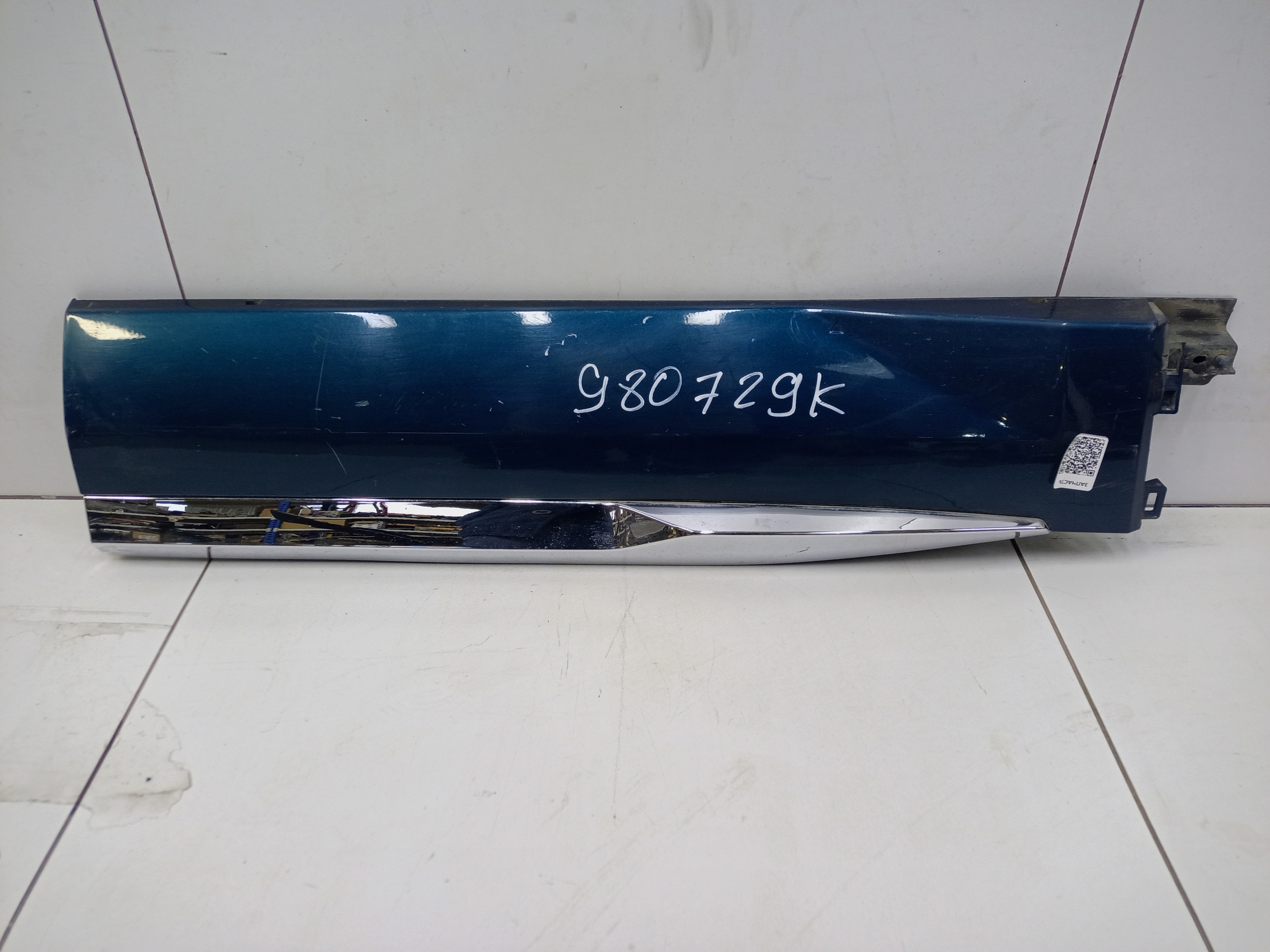 Накладка двери задней правой Geely Monjaro